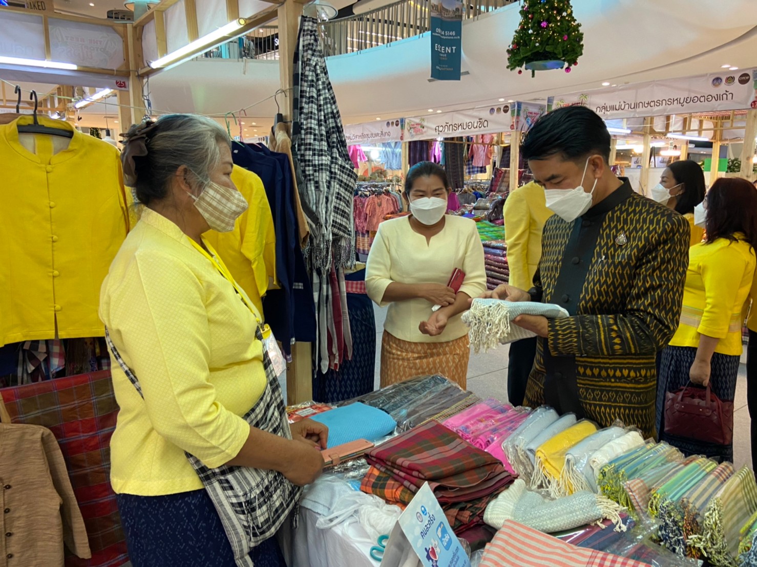 พช.ยโสธร เปิดงาน“ THE BEST OTOP ยโสธร @ ระยอง “ภูมิปัญญาอีสานก้าวไกลสู่สากล ช้อป  ชม ชิม   ณ ศูนย์การค้าเซ็นทรัลพลาซ่าระยอง  จังหวัดระยอง