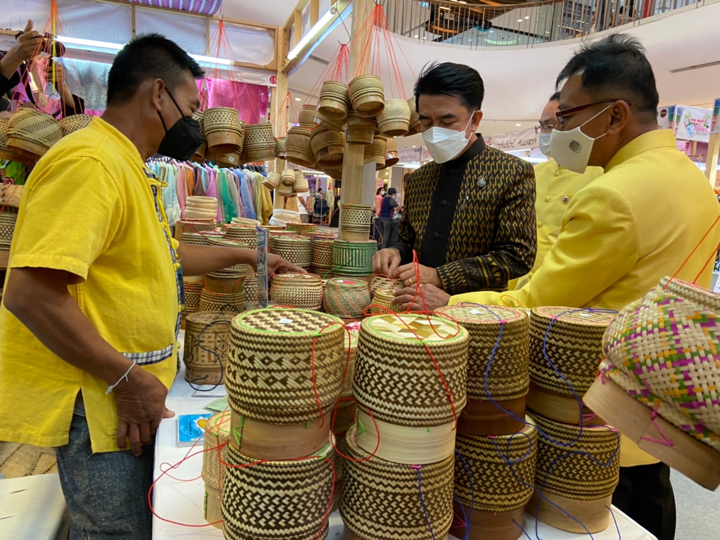 พช.ยโสธร เปิดงาน“ THE BEST OTOP ยโสธร @ ระยอง “ภูมิปัญญาอีสานก้าวไกลสู่สากล ช้อป  ชม ชิม   ณ ศูนย์การค้าเซ็นทรัลพลาซ่าระยอง  จังหวัดระยอง