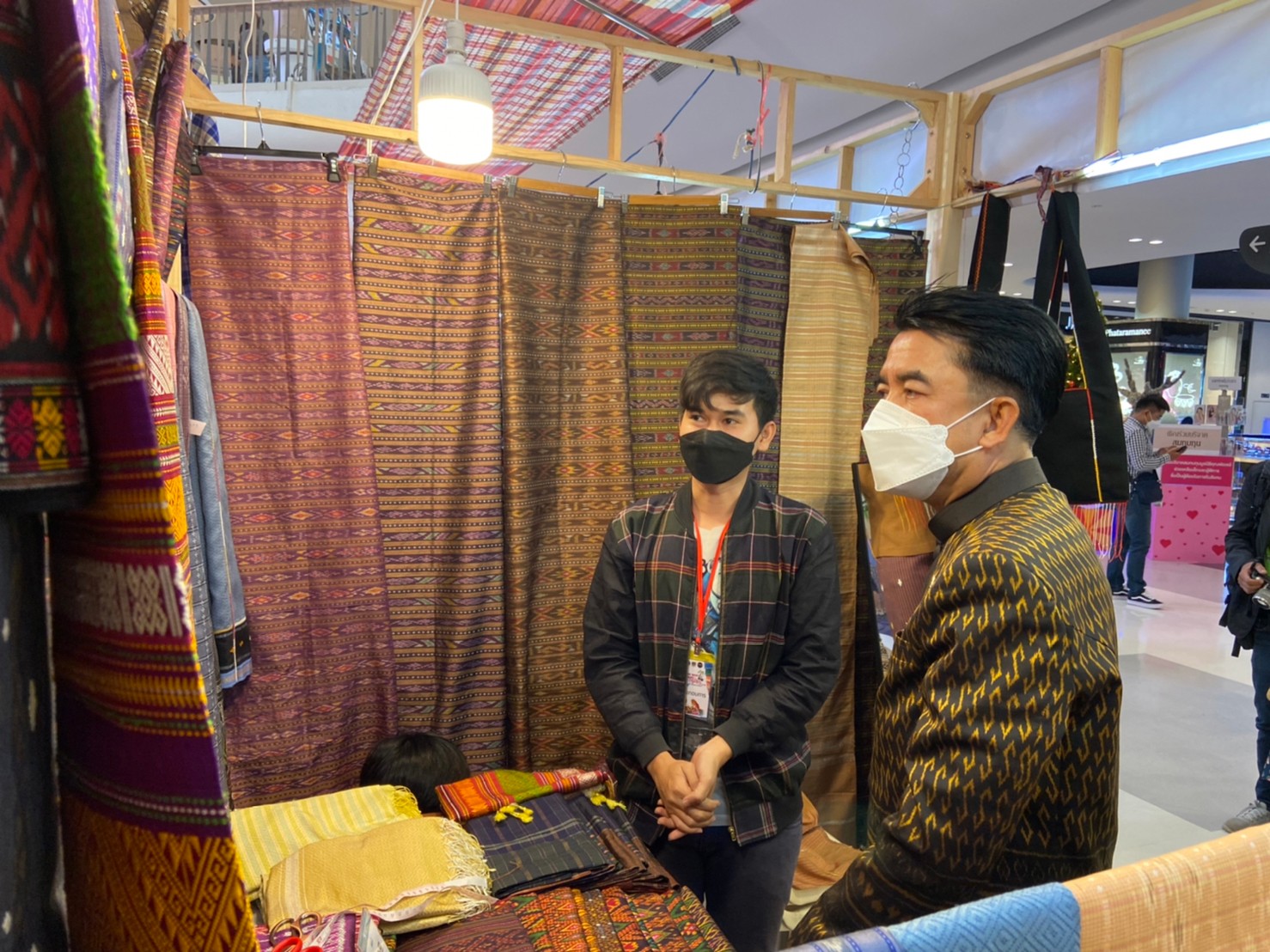 พช.ยโสธร เปิดงาน“ THE BEST OTOP ยโสธร @ ระยอง “ภูมิปัญญาอีสานก้าวไกลสู่สากล ช้อป  ชม ชิม   ณ ศูนย์การค้าเซ็นทรัลพลาซ่าระยอง  จังหวัดระยอง