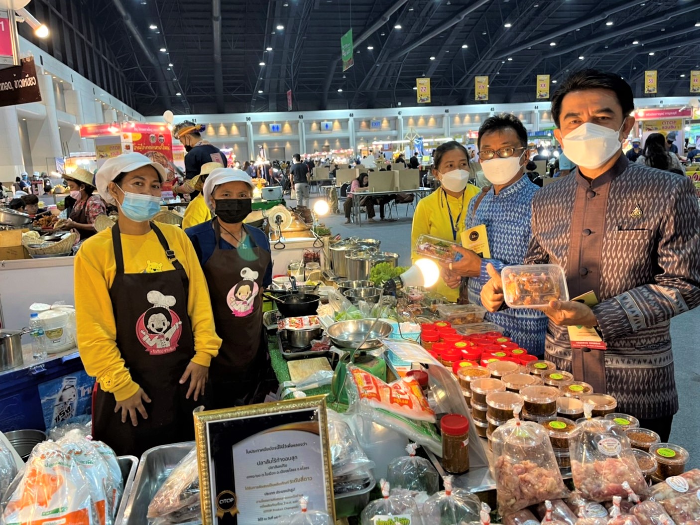 พช.ยโสธร ร่วมพิธีเปิดงาน OTOP ไทย สู้ภัยโควิด – 19 ณ ศูนย์แสดงสินค้าและการประชุม อิมแพ็ค เมืองทองธานี อำเภอปากเกร็ด จังหวัดนนทบุรี ?