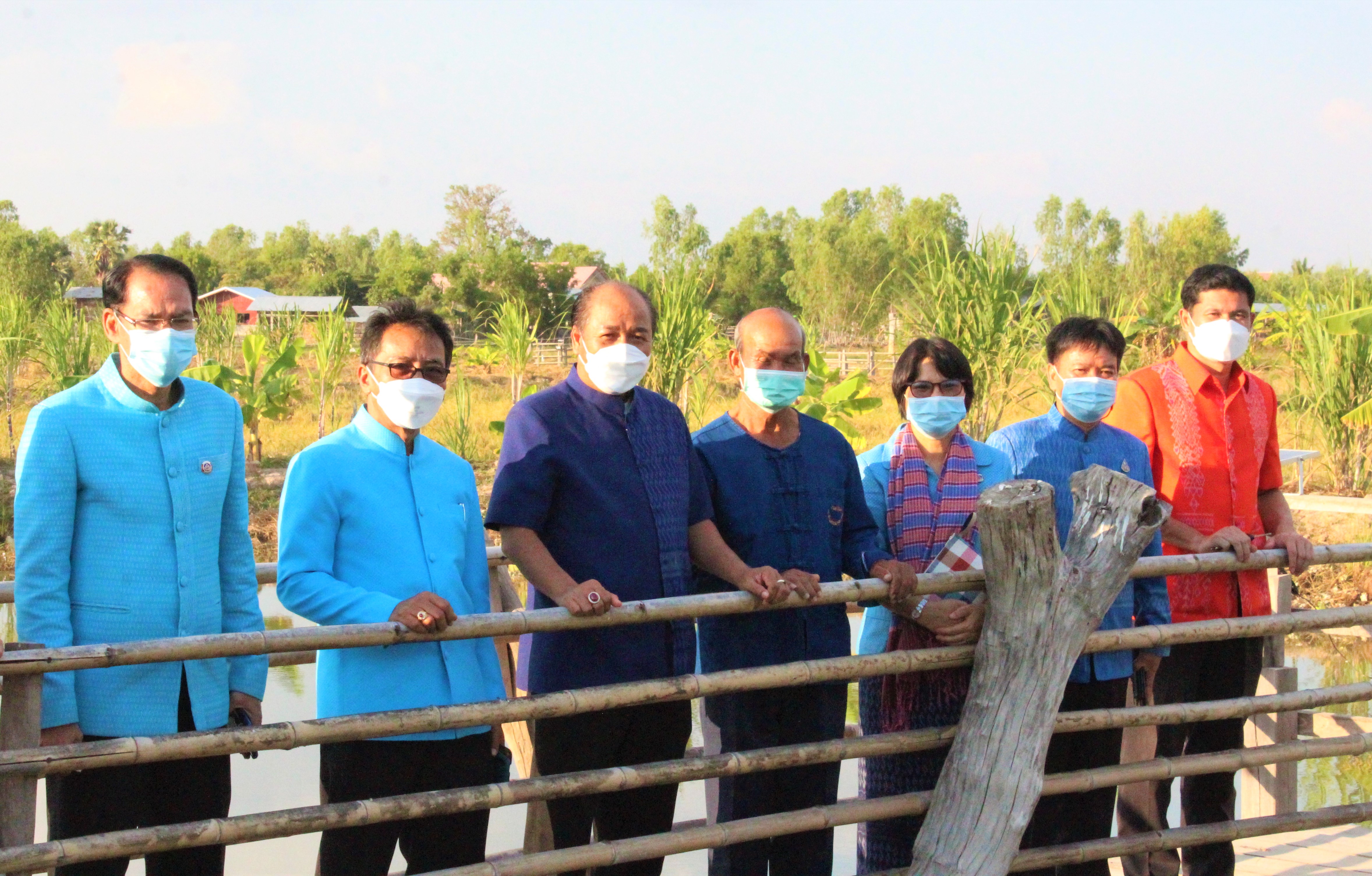 พช.ยโสธร ผู้ตรวจราชการกรมการพัฒนาชุมชน พร้อมทีมลงพื้นที่เยี่ยม แปลง “โคก หนอง นา โมเดล” อ.มหาชนะชัย จ.ยโสธร