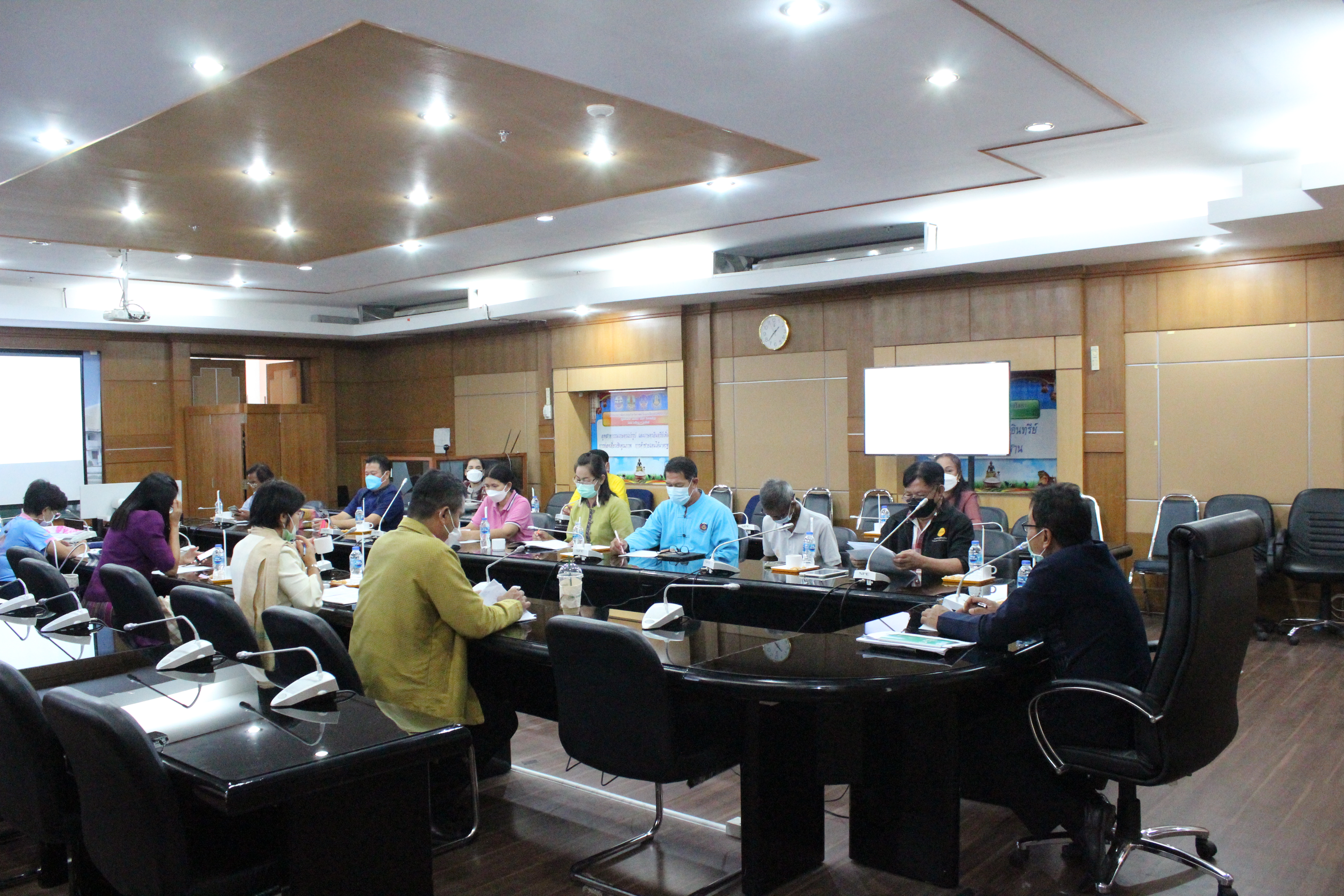 พช.ยโสธร ประชุมโครงการพัฒนาด้านการท่องเที่ยวและบริการ กิจกรรมหลัก ยกระดับมาตรฐานสินค้าและบริการพัฒนาด้านการท่องเที่ยวและการค้าสู่สากล  ?