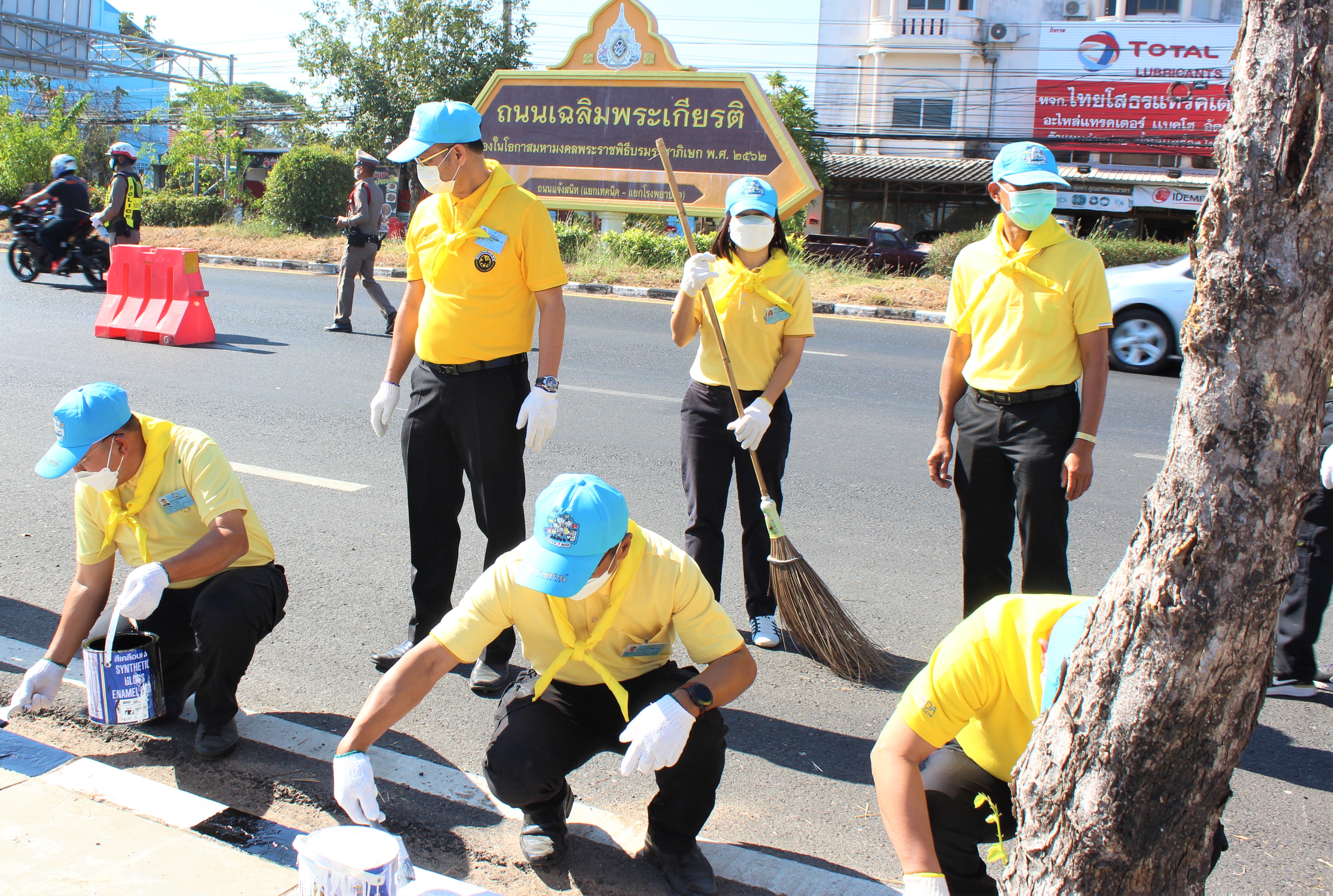 พช.ยโสธร ร่วมกิจกรรมจิตอาสาพัฒนา ดูแล บำรุง รักษาถนนโครงการ “1 จังหวัด 1 ถนนเฉลิมพระเกียรติ” เนื่องในโอกาสวันสมเด็จพระนเรศวรมหาราช  ?