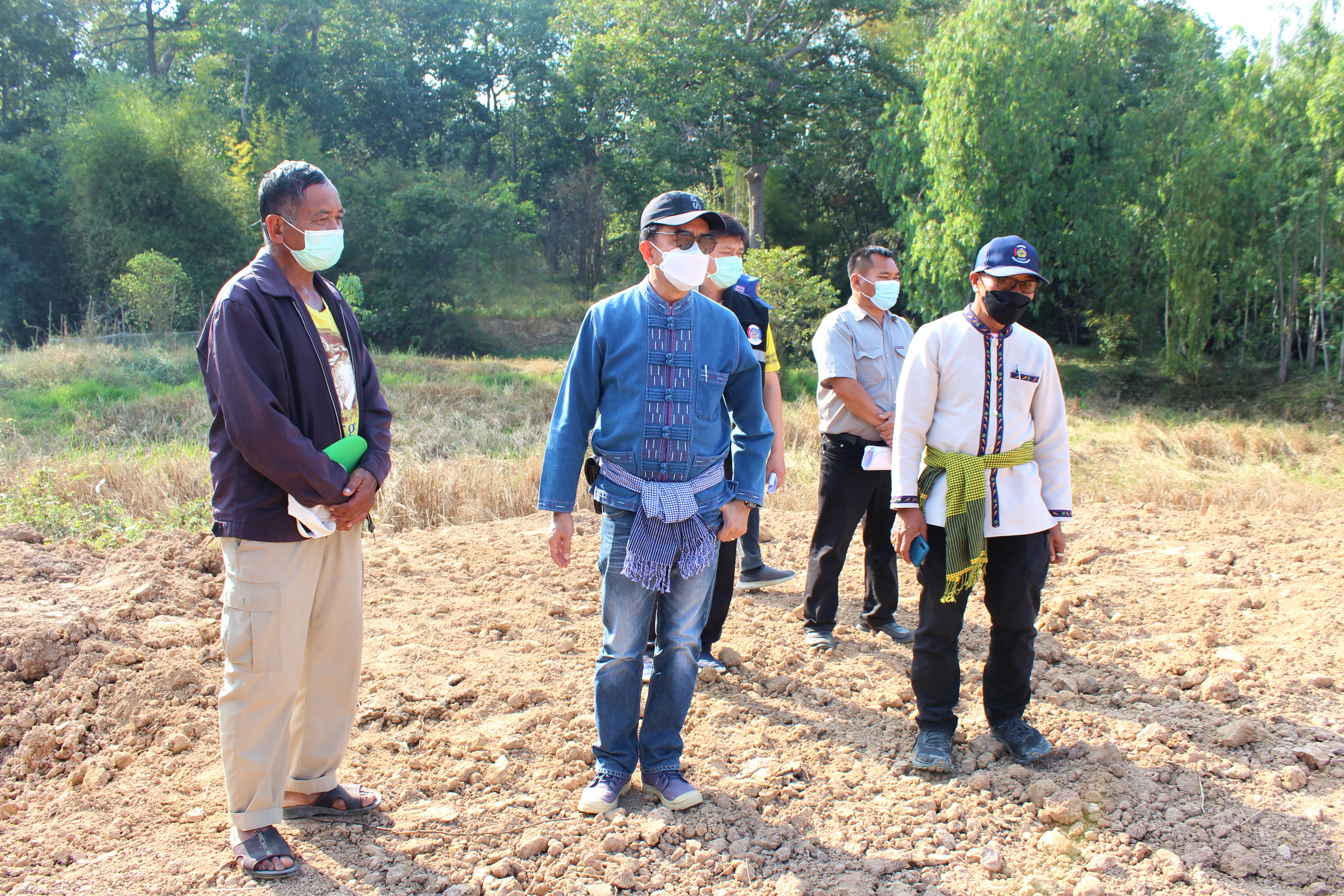 พช.ยโสธร  รองผู้ว่าฯ ลงพื้นที่ติดตามผลการดำเนินงาน โครงการพัฒนาพื้นที่ต้นแบบการพัฒนาคุณภาพชีวิตตามหลักทฤษฎีใหม่ประยุกต์สู่ “โคก หนอง นา โมเดล”