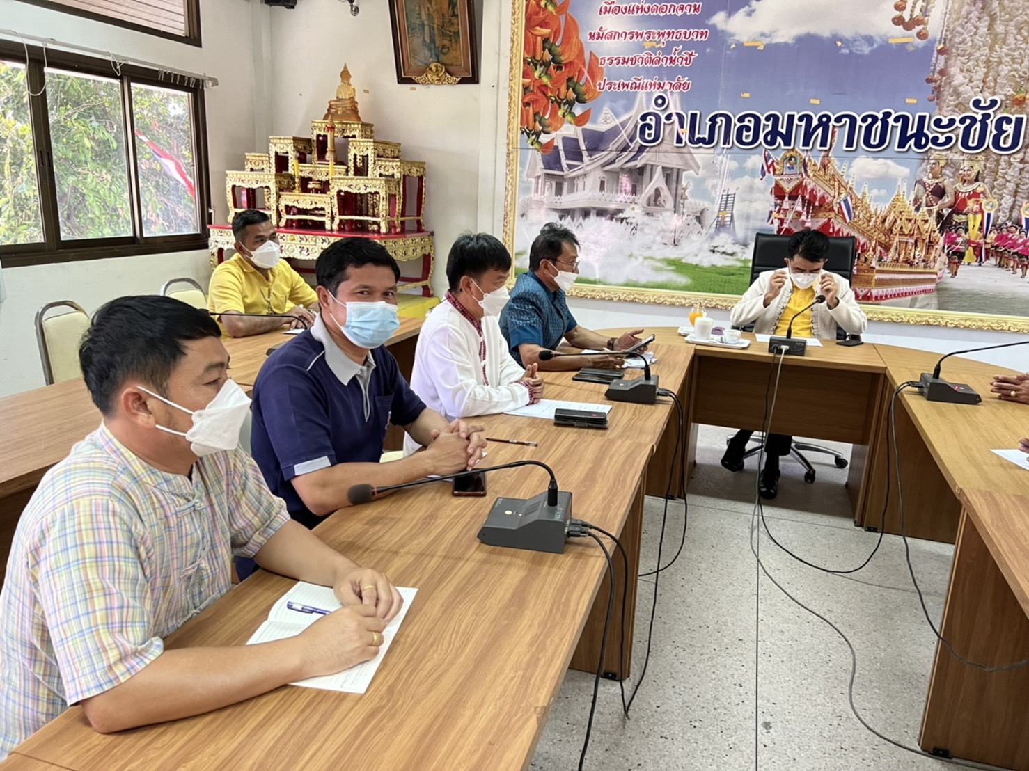 พช.ยโสธร  ประชุมติดตามการดำเนินงานโครงการพัฒนาพื้นที่ต้นแบบการพัฒนาคุณภาพชีวิตตามหลักทฤษฎีใหม่ประยุกต์สู่ “โคก หนอง นา โมเดล”  อำเภอมหาชนะชัย  ?