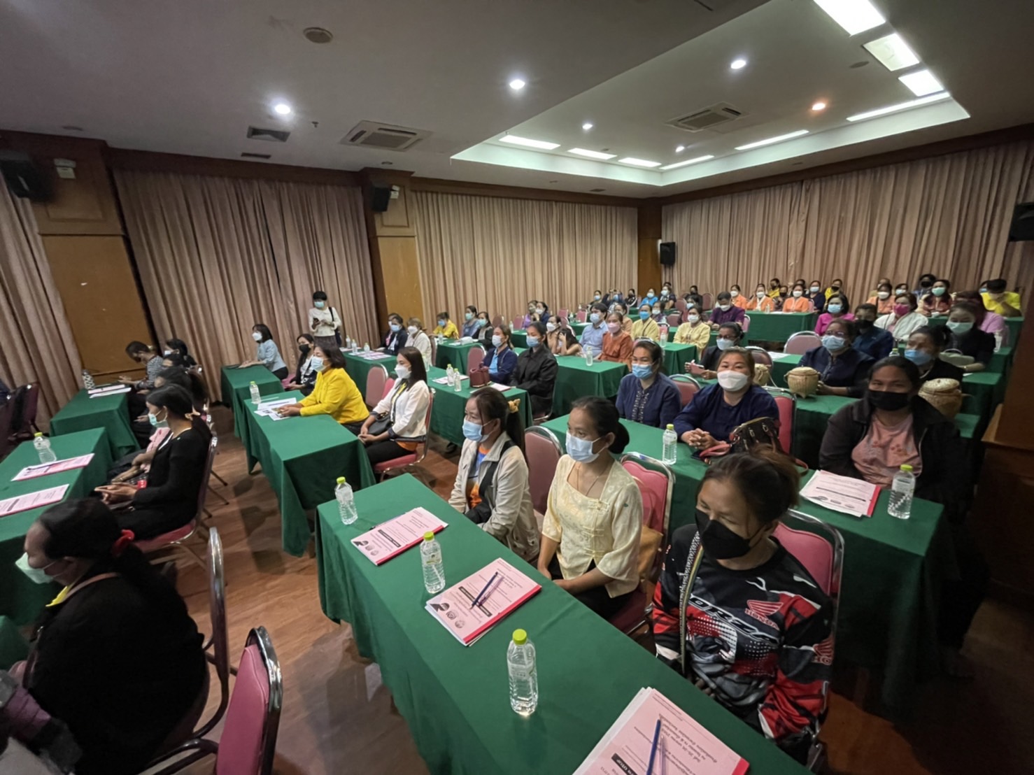 พช.ยโสธร ดำเนินโครงการยกระดับมาตรฐานสินค้าและบริการด้านการท่องเที่ยว และการค้าและสู่สากล กิจกรรมย่อยพัฒนาผู้ประกอบการ OTOP  ?