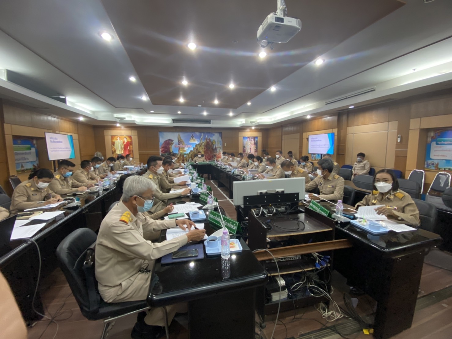 พช.ยโสธร  ร่วมประชุมหัวหน้าส่วนราชการ หัวหน้าหน่วยงานรัฐวิสาหกิจ ในสังกัดกระทรวงมหาดไทยและนายอำเภอ ประจำเดือนมกราคม ครั้งที่1/2565  ?