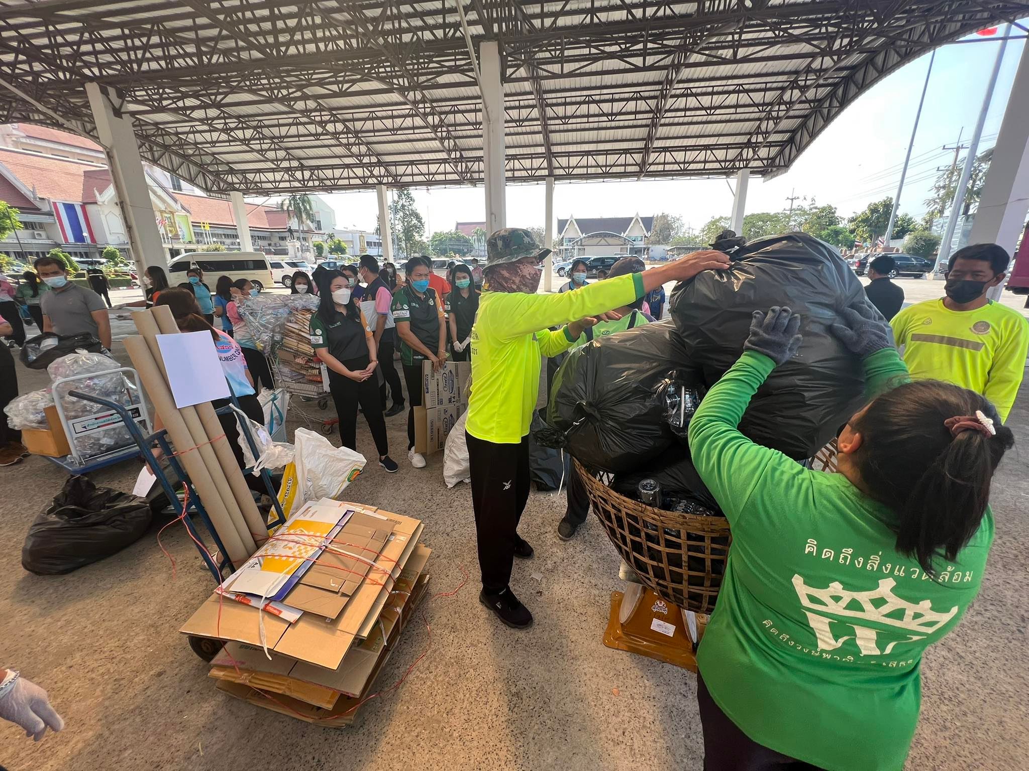 พช.ยโสธร ร่วมกิจกรรม โครงการ “คัด แยก (ขยะ) แลกบุญ” Kick Off นำขยะรีไซเคิลมาร่วมบริจาคเพื่อจำหน่าย ตามโครงการ “คัด แยก(ขยะ) แลกบุญ”  ครั้งที่ 2