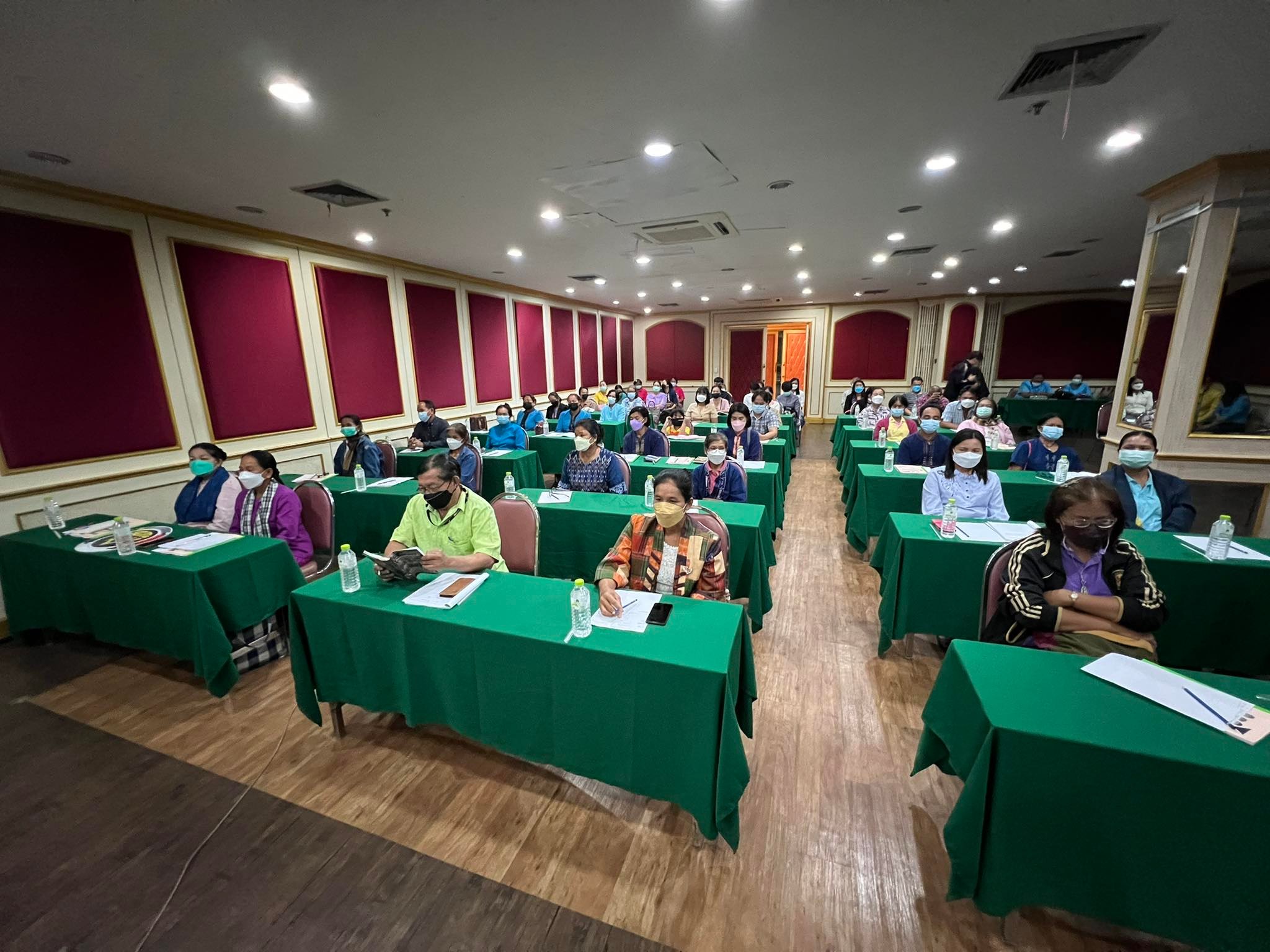 พช.ยโสธร เปิดโครงการยกระดับมาตรฐานสินค้าและบริการด้านการท่องเที่ยวและการค้าและสู่สากล กิจกรรมย่อยพัฒนาบรรจุภัณฑ์ OTOP และ BANNER ?