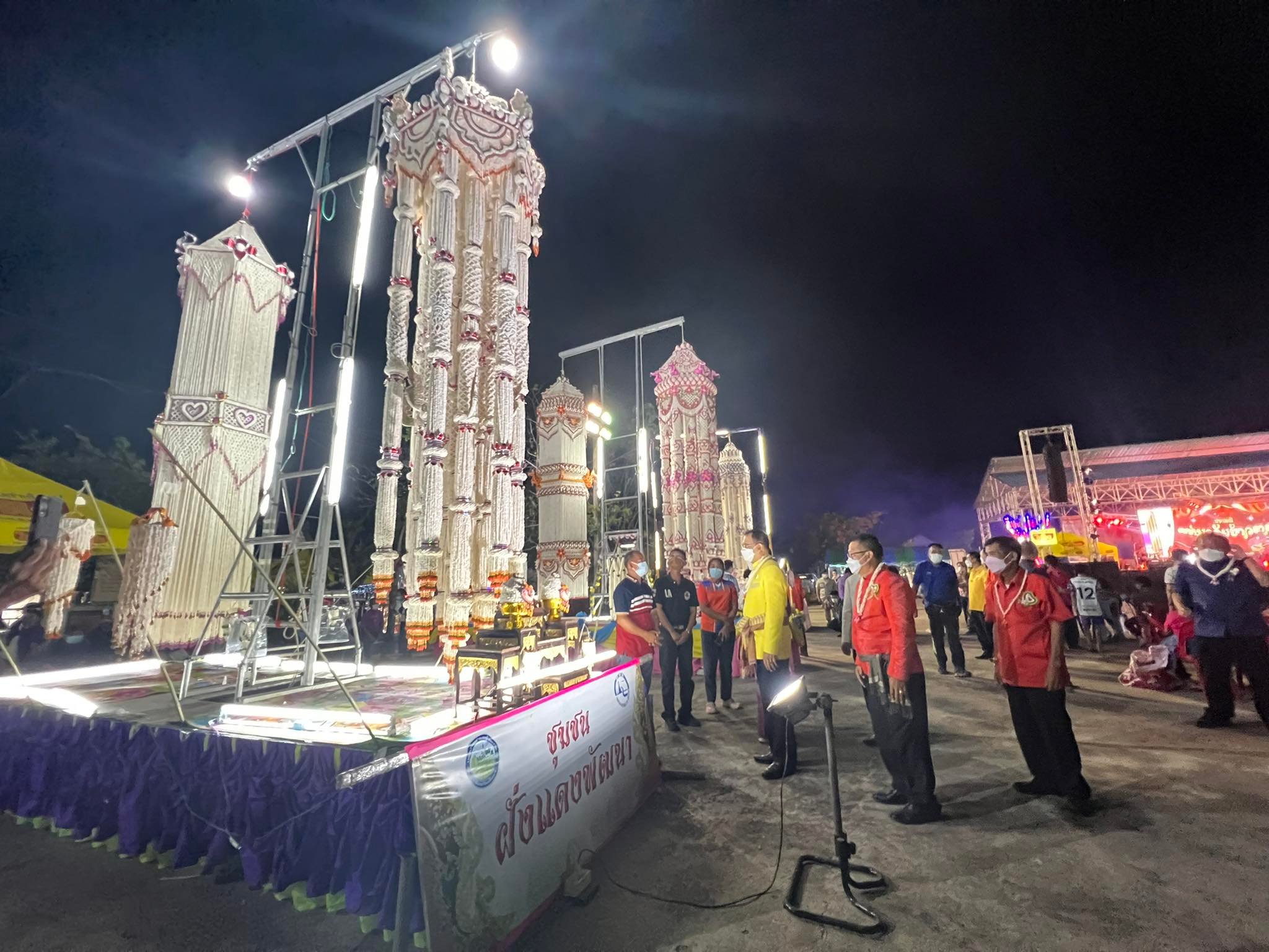 พช.ยโสธร  ร่วมสวมใส่ผ้าไทย ในพิธีเปิดงานประเพณีแห่มาลัยข้าวตอก ประจำปี 2565