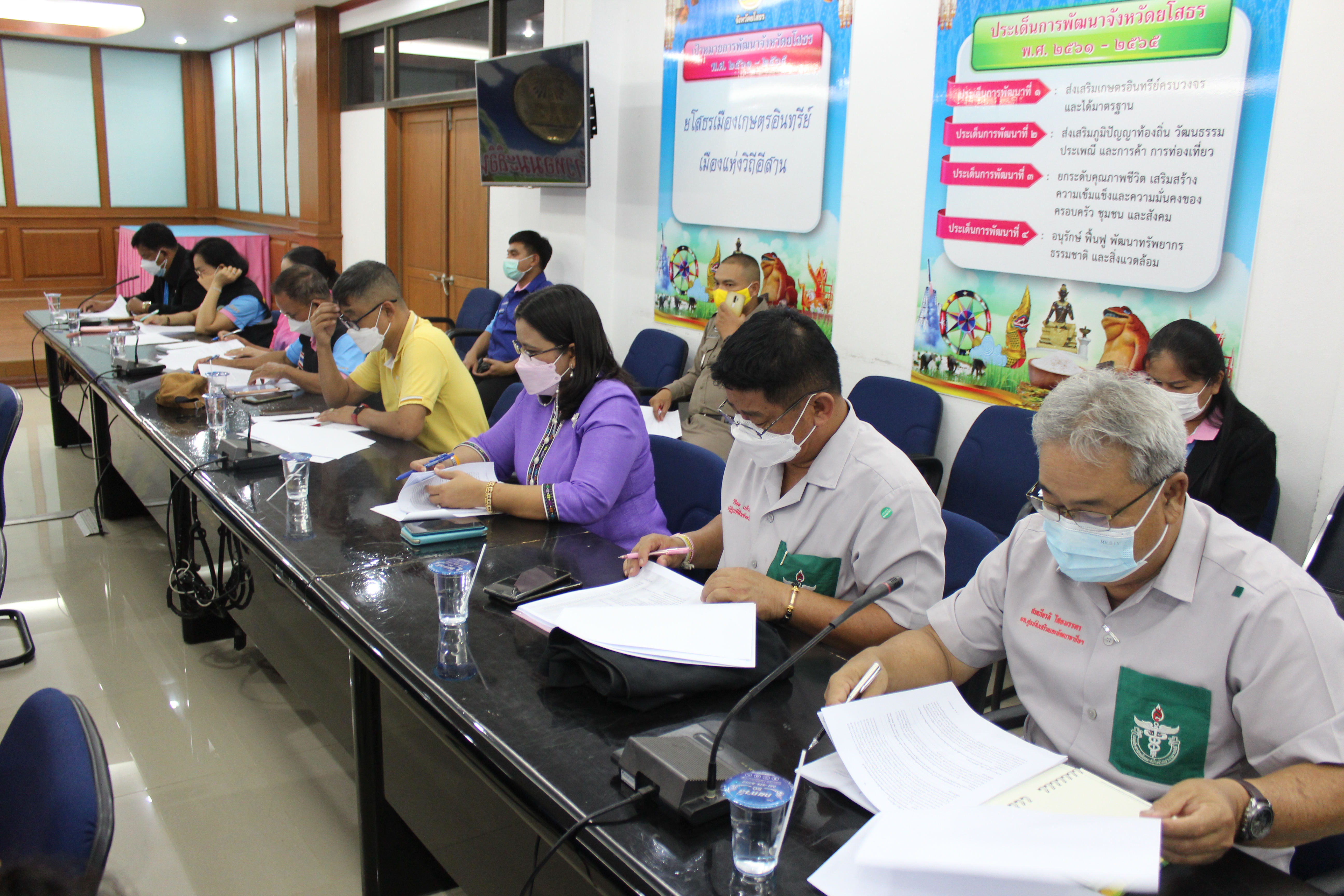 พช.ยโสธร   ร่วมประชุมโครงการและกิจกรรมเฉลิมพระเกียรติ สมเด็จพระนางเจ้าสิริกิติ์ พระบรมราชินีนาถ พระบรมราชชนนีพันปีหลวง เนื่องในโอกาสมหามงคลเฉลิมพระชนมพรรษา 90 พรรษา  12 สิงหาคม 2565