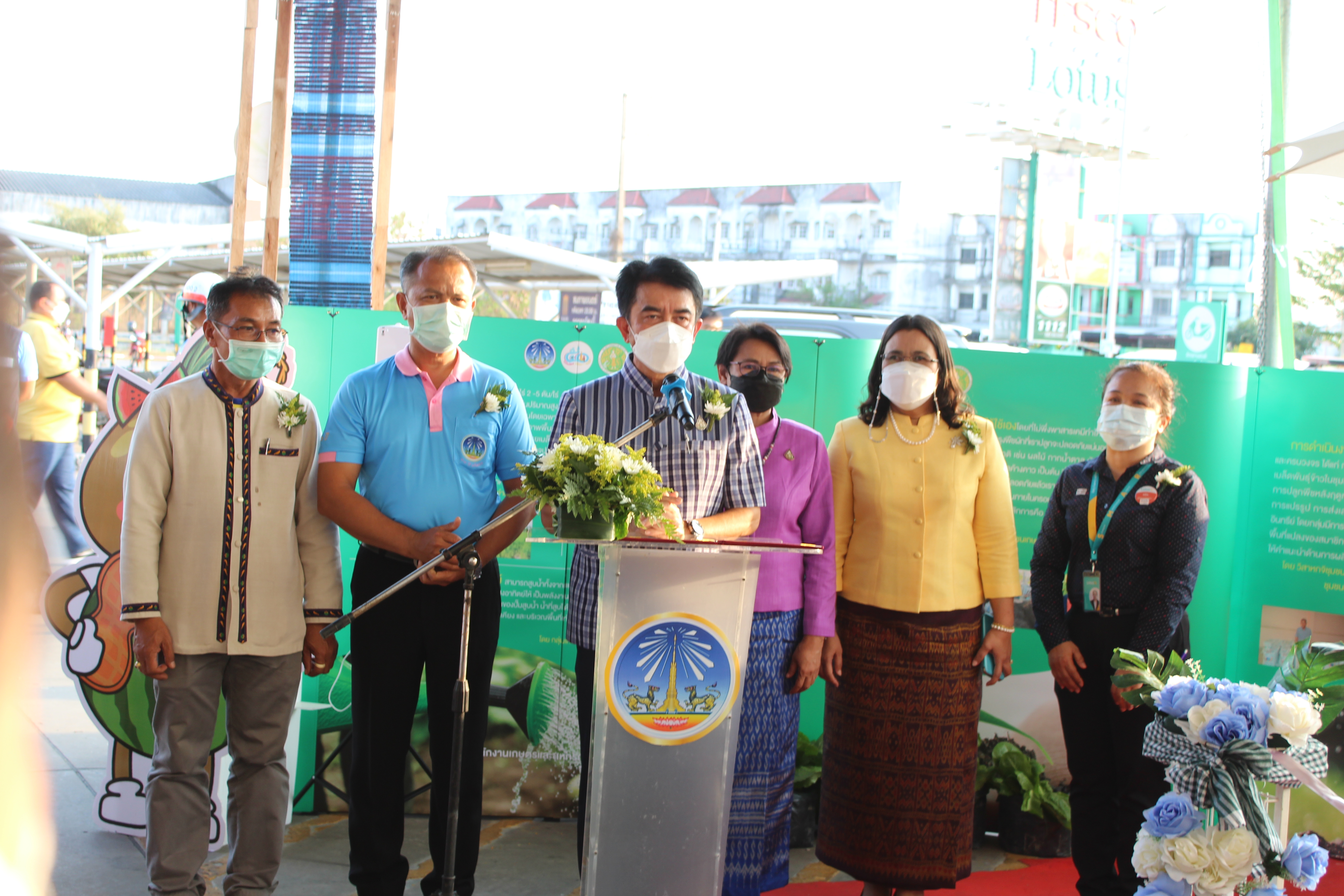 พช.ยโสธร ร่วมพิธีเปิดงาน “มหกรรมสินค้าเกษตรอินทรีย์วิถียโสธร 2565” สะออน 50 ปี ศรียโสธร”