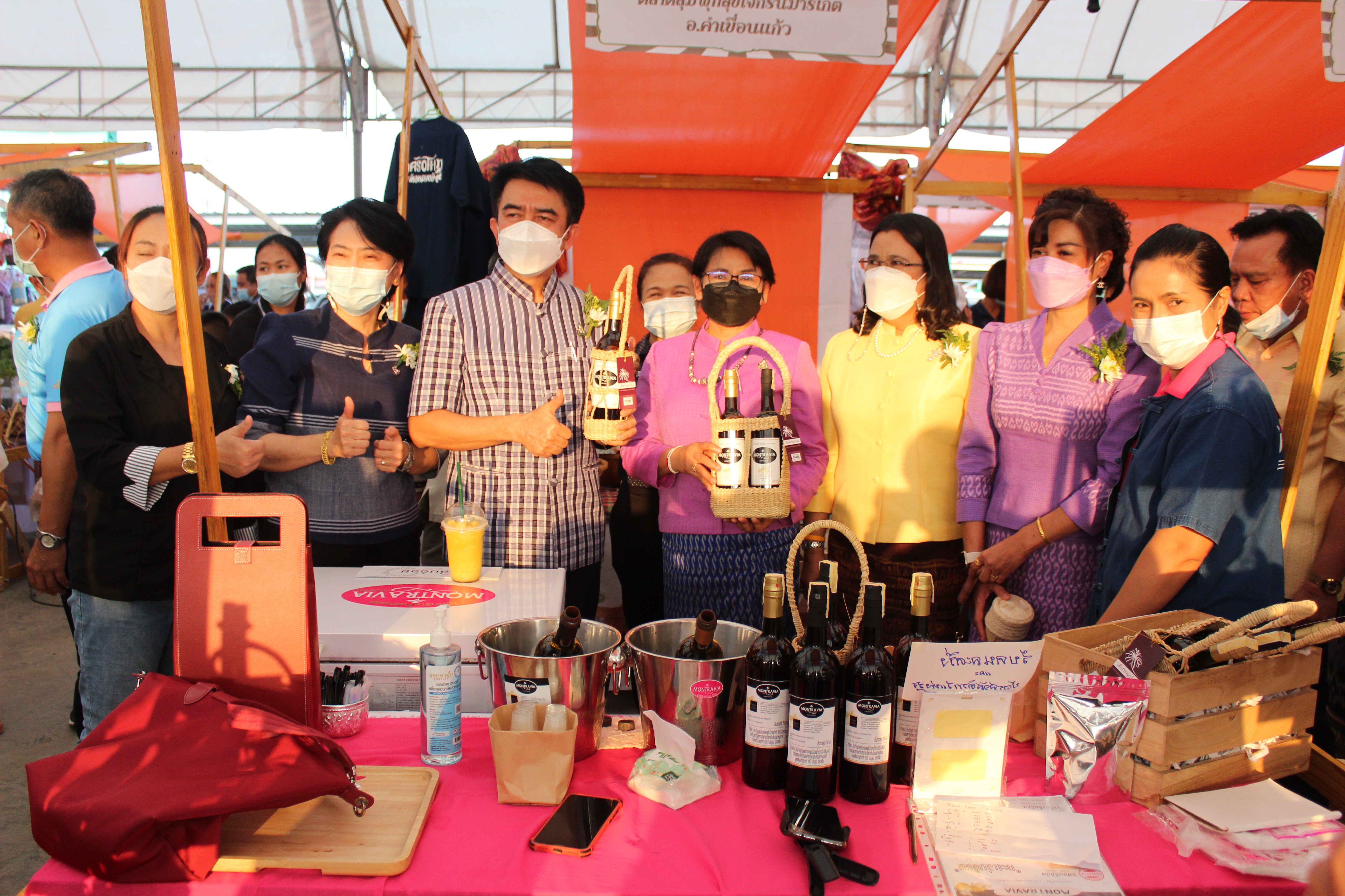 พช.ยโสธร ร่วมพิธีเปิดงาน “มหกรรมสินค้าเกษตรอินทรีย์วิถียโสธร 2565” สะออน 50 ปี ศรียโสธร”