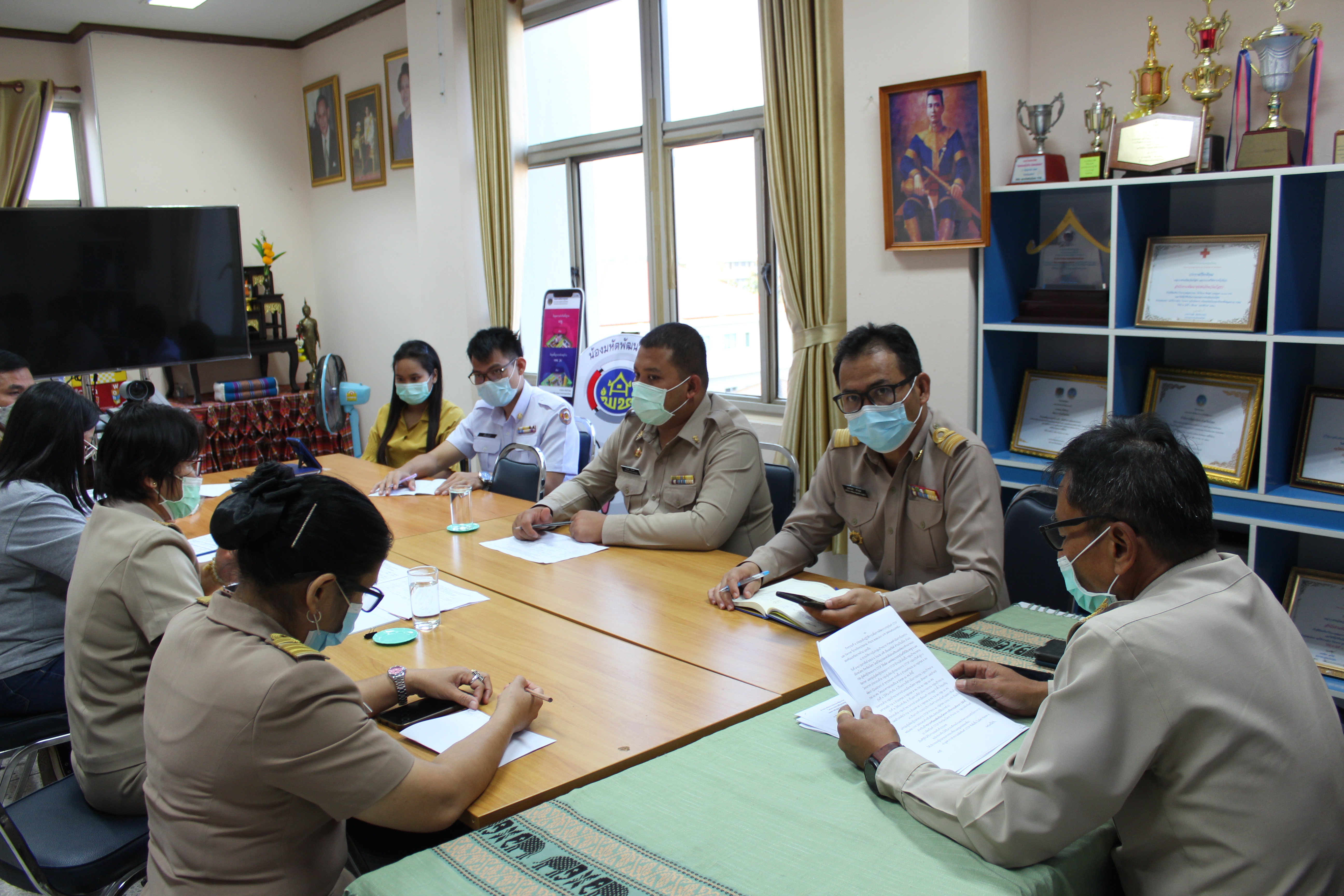 พช.ยโสธร จัดประชุมเตรียมความพร้อมการดำเนินงานตามโครงการยกระดับมาตรฐานสินค้าและบริการด้านการท่องเที่ยวและการค้าสู่สากล กิจกรรมย่อยพัฒนาบรรจุภัณฑ์ OTOP และ Banner