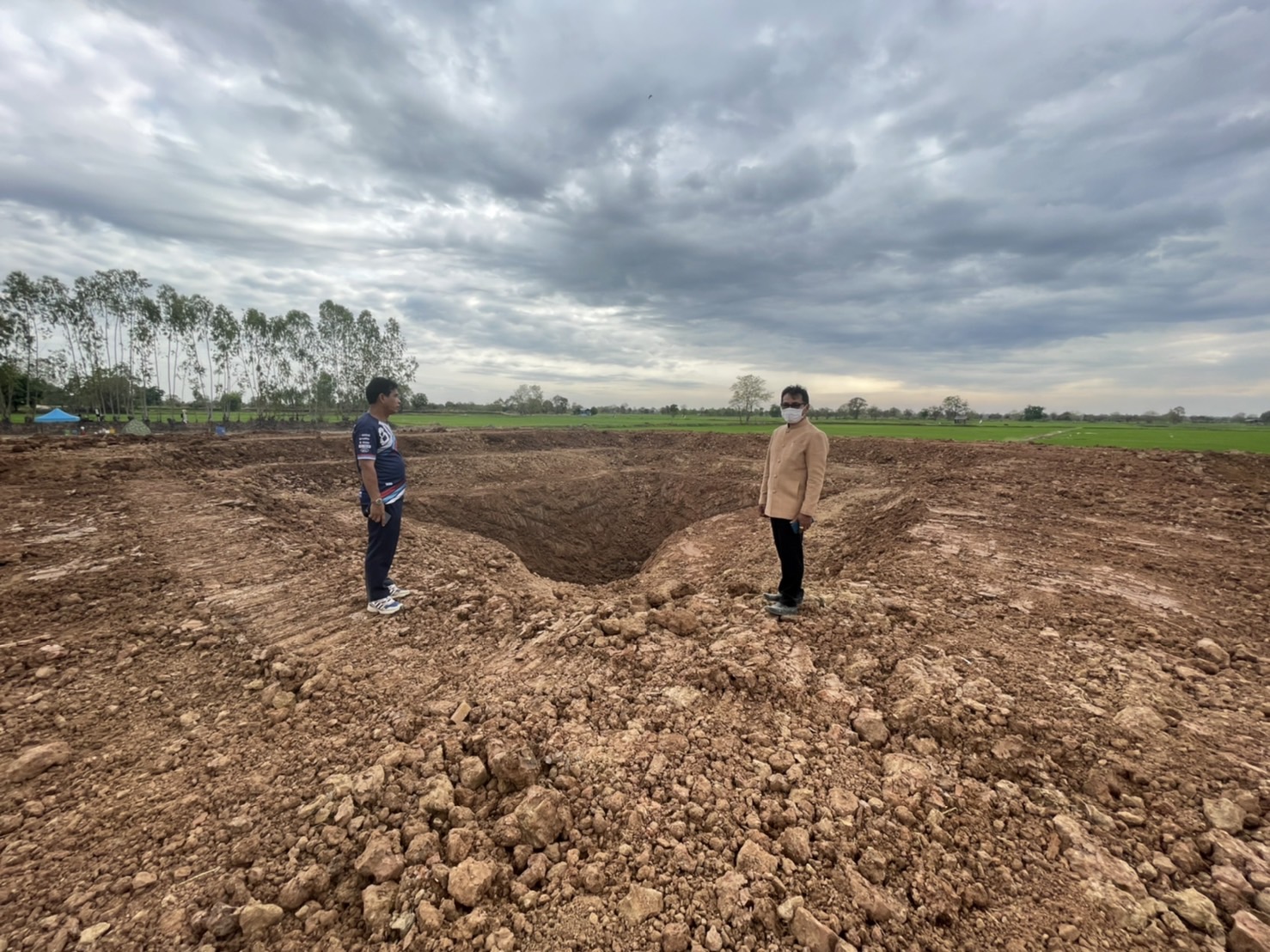 พช.ยโสธร ลงพื้นที่ ติดตามนิเทศงาน โครงการพัฒนาพื้นที่ต้นแบบการพัฒนาคุณภาพชีวิตตามหลักทฤษฎีใหม่ ประยุกต์สู่ “ โคก หนอง นา โมเดล ” ?