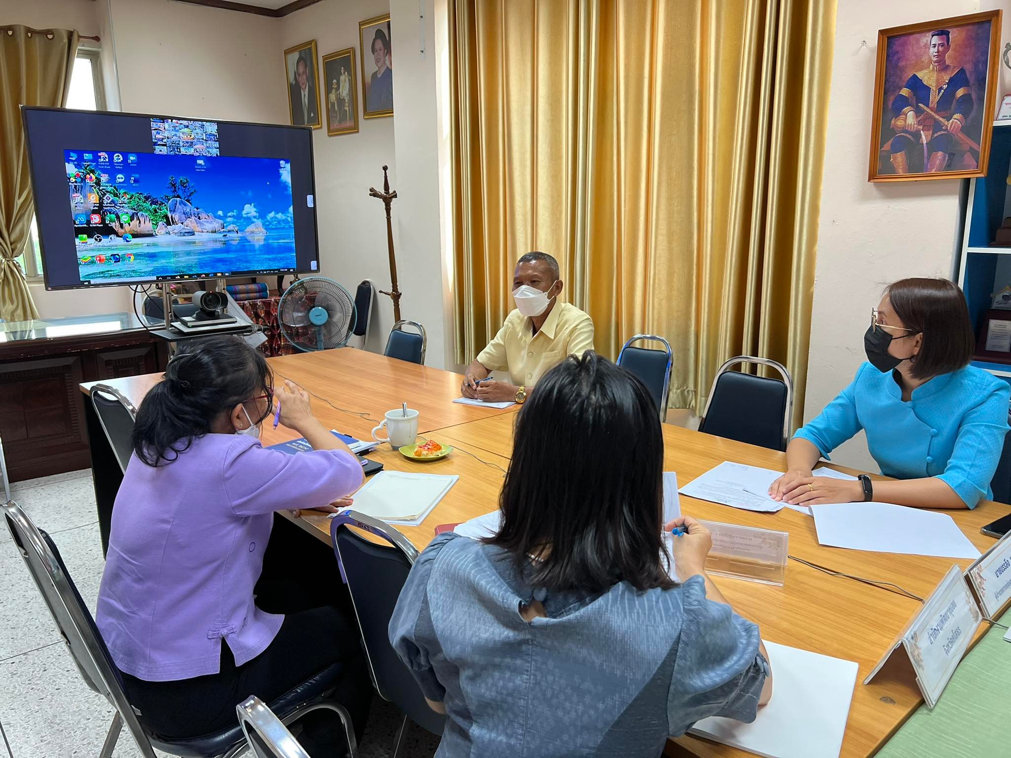 พช.ยโสธรประชุมชี้แจงแนวทางการคัดเลือกหน่วยงานต้นแบบการขับเคลื่อนนโยบายสำคัญของ กรมการพัฒนาชุมชน ประจำปี พ.ศ.2565 ( CDD Policy Award 2022 ) ผ่านระบบวิดีทัศทางไกล Video Conference