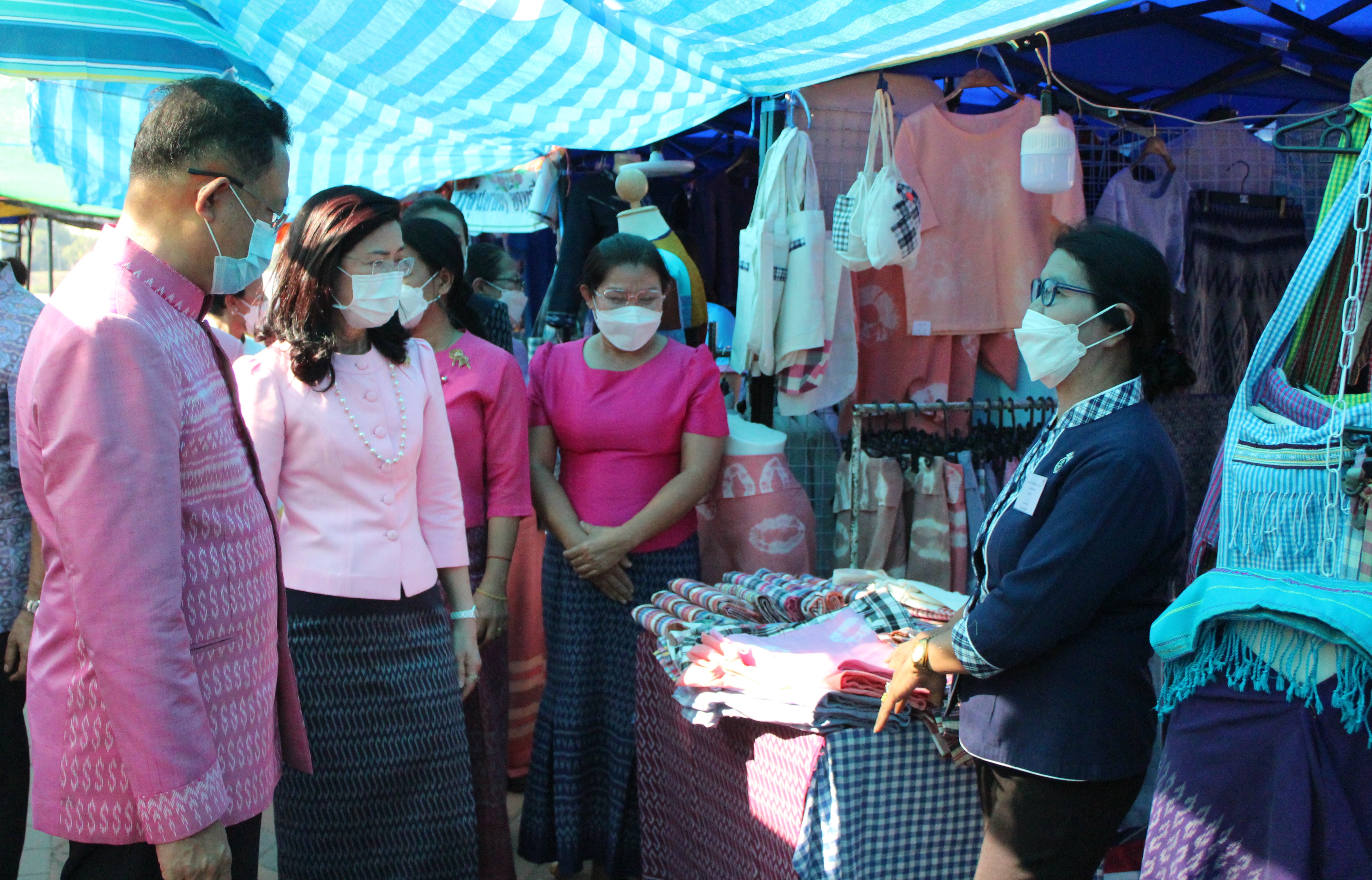 พช.ยโสธร เปิดโครงการมหกรรมการออม ลดความเหลื่อมล้ำของประชาชน เนื่องในโอกาสครบรอบ 48 ปี ของการก่อตั้งกลุ่มออมทรัพย์เพื่อการผลิตและมหกรรมอาชีพรวมพลังสตรี สะออน 50 ปี ศรียโสธร เนื่องในวนสตรีสากล ประจำปี 2565