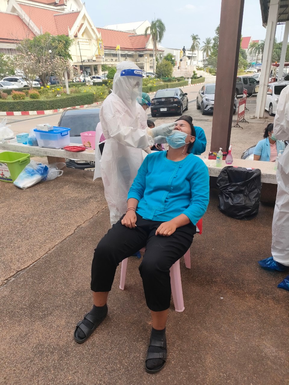 พช. ยโสธร ร่วมตรวจคัดกรองการติดเชื้อโควิด – 19 ด้วย Antigen test kit (ATK)