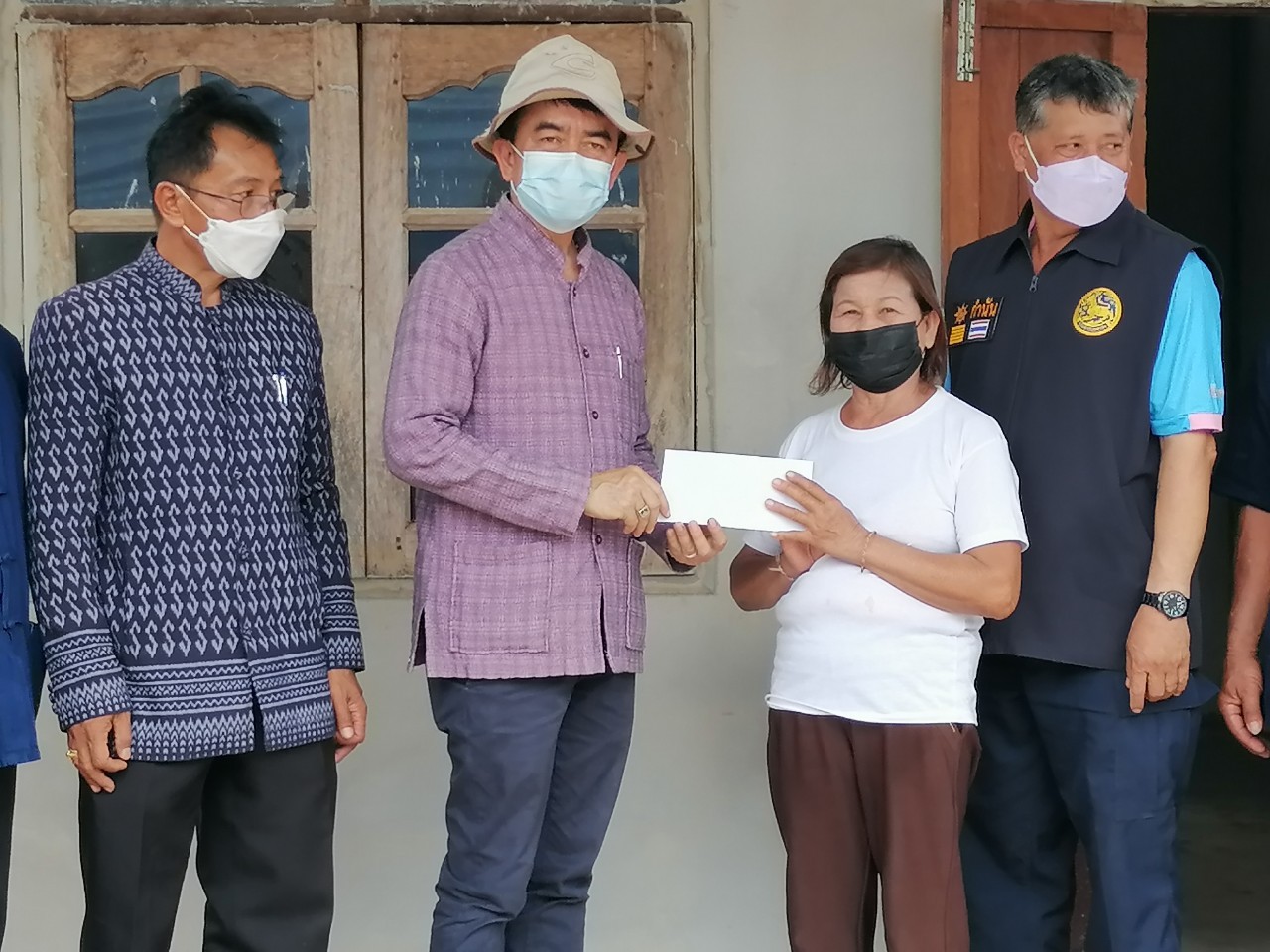 รองพ่อเมือง ลงพื้นที่ติดตาม/ สนับสนุน / ให้กำลังใจ กลุ่มครัวเรือน เป้าหมาย TPMAP ปี 2565 และโครงการพัฒนาพื้นที่ต้นแบบเพื่อการพัฒนาคุณภาพชีวิตตามหลักทฤษฎีใหม่ประยุกต์สู่โคกหนองนาโมเดล ของครัวเรือน