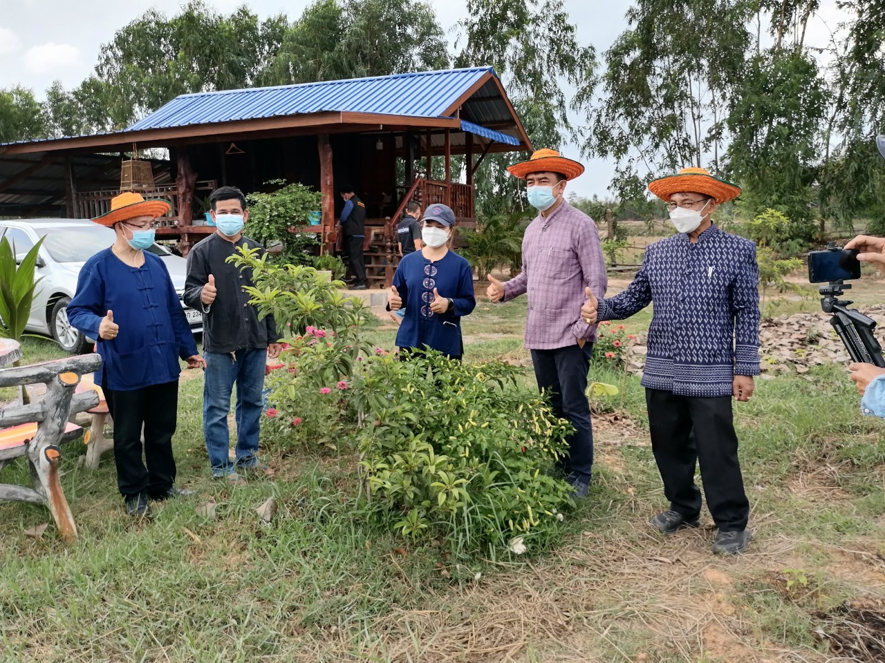 รองพ่อเมือง ลงพื้นที่ติดตาม/ สนับสนุน / ให้กำลังใจ กลุ่มครัวเรือน เป้าหมาย TPMAP ปี 2565 และโครงการพัฒนาพื้นที่ต้นแบบเพื่อการพัฒนาคุณภาพชีวิตตามหลักทฤษฎีใหม่ประยุกต์สู่โคกหนองนาโมเดล ของครัวเรือน