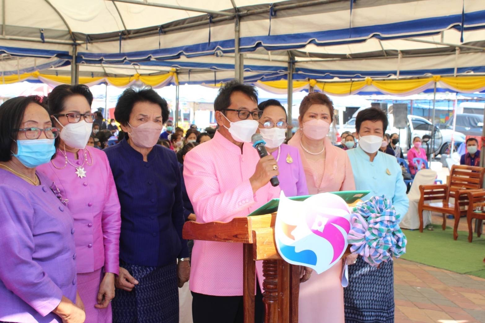 พช.ยโสธร เปิดโครงการมหกรรมการออม ลดความเหลื่อมล้ำของประชาชน เนื่องในโอกาสครบรอบ 48 ปี ของการก่อตั้งกลุ่มออมทรัพย์เพื่อการผลิตและมหกรรมอาชีพรวมพลังสตรี สะออน 50 ปี ศรียโสธร เนื่องในวนสตรีสากล ประจำปี 2565