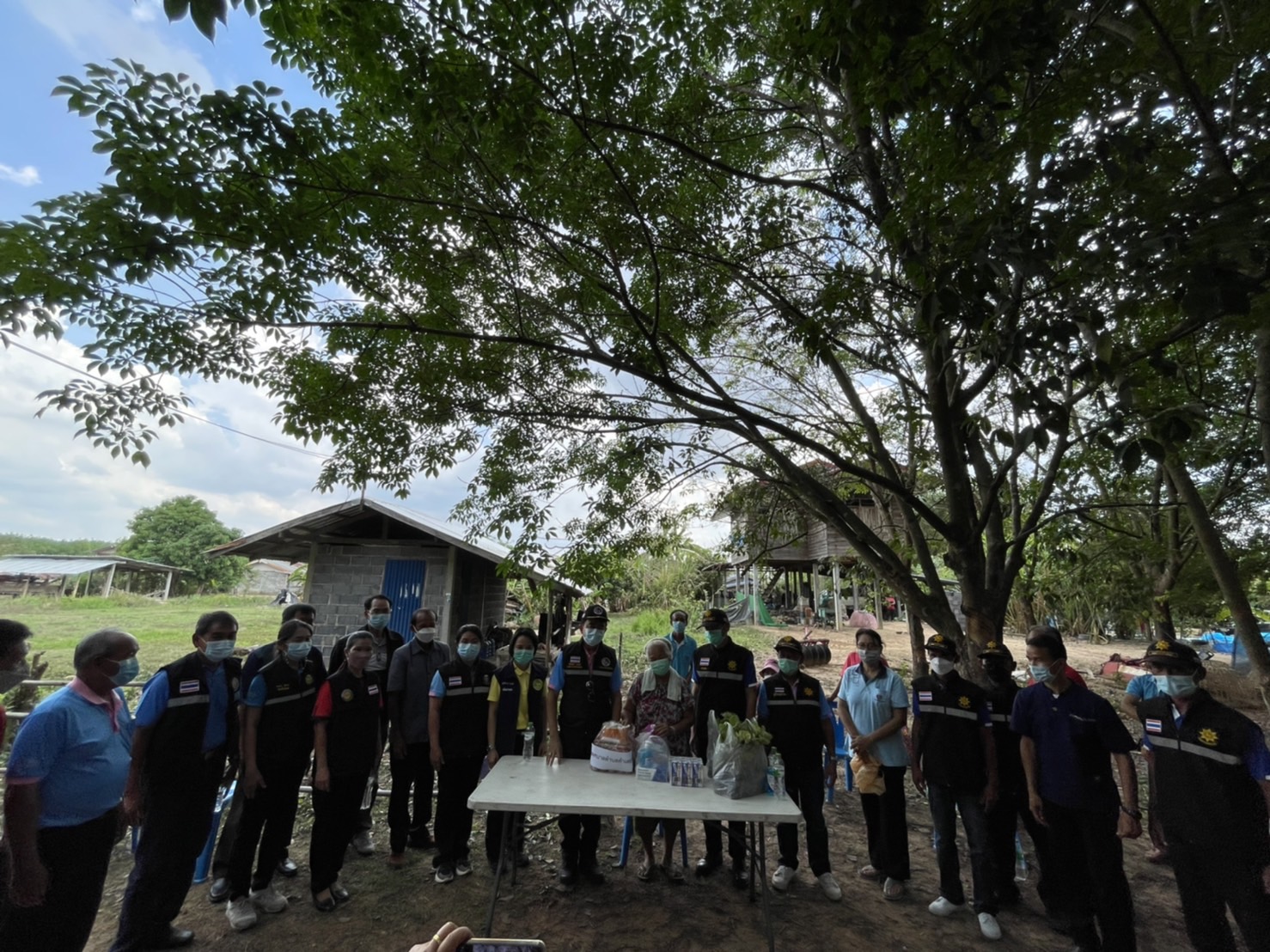 รองพ่อเมืองยโสธร ลงพื้นที่ปฏิบัติการ “คนยโสธร…ไม่ทอดทิ้งกัน” ภายใต้ศูนย์อำนวยการขจัดความยากจนและพัฒนาคนทุกช่วงวัยอย่างยั่งยืนตามหลักปรัชญาของเศรษฐกิจพอเพียง จังหวัดยโสธร