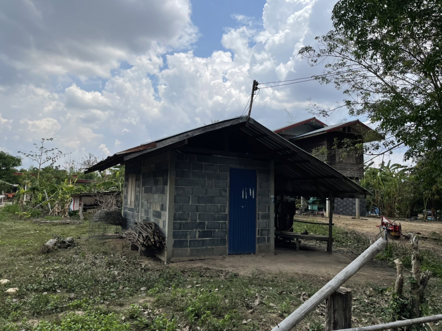 รองพ่อเมืองยโสธร ลงพื้นที่ปฏิบัติการ “คนยโสธร…ไม่ทอดทิ้งกัน” ภายใต้ศูนย์อำนวยการขจัดความยากจนและพัฒนาคนทุกช่วงวัยอย่างยั่งยืนตามหลักปรัชญาของเศรษฐกิจพอเพียง จังหวัดยโสธร