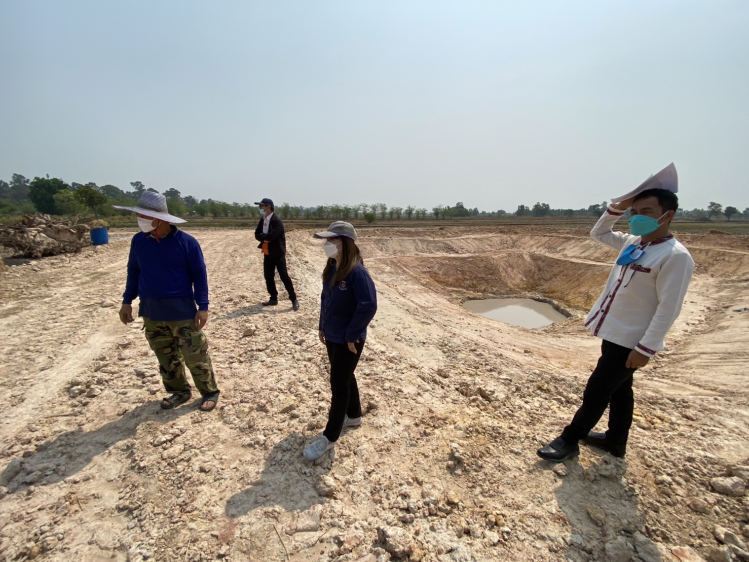 พช.ยโสธร ?ลงพื้นที่ติดตามผลการดำเนินงานโครงการพัฒนาหมู่บ้านเศรษฐกิจพอเพียง กิจกรรมพัฒนาศูนย์เรียนรู้ทฤษฎีใหม่รูปแบบ “โคก หนอง นา”ในพื้นที่อำเภอป่าติ้วและอำเภอกุดชุม?