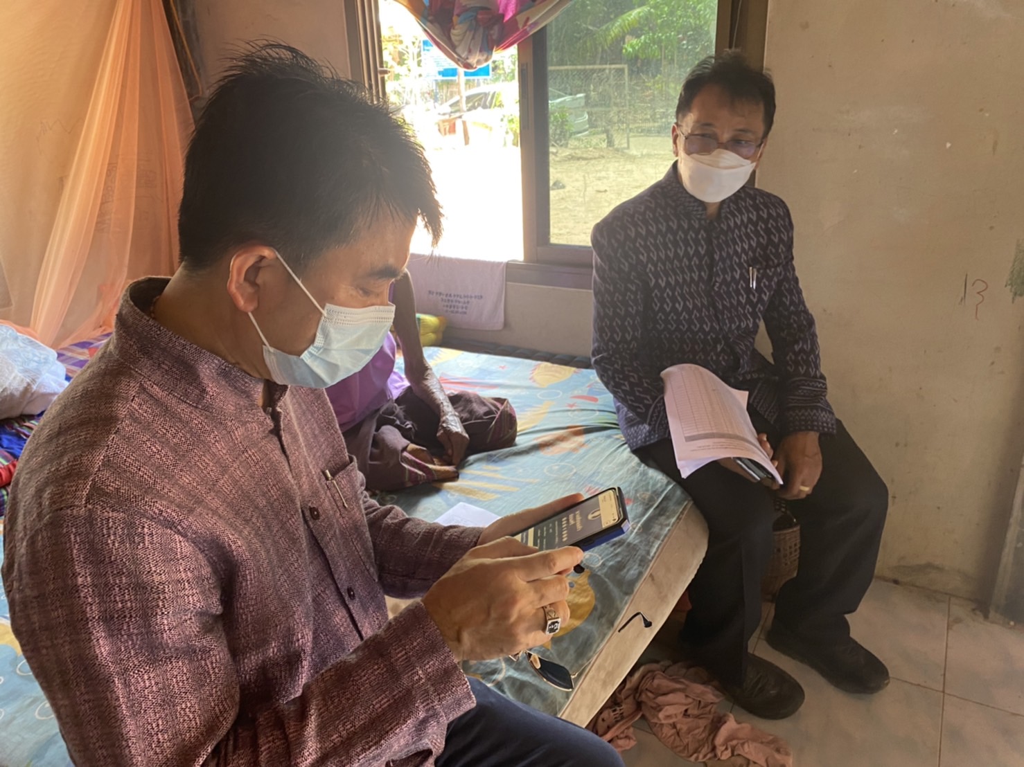 ? รองพ่อเมืองยโสธร ลงพื้นที่ปฏิบัติการ “คนยโสธร…ไม่ทอดทิ้งกัน” ภายใต้ศูนย์อำนวยการขจัดความยากจนและพัฒนาคนทุกช่วงวัยอย่างยั่งยืนตามหลักปรัชญาของเศรษฐกิจพอเพียงจังหวัดยโสธร (lotus)(lotus)