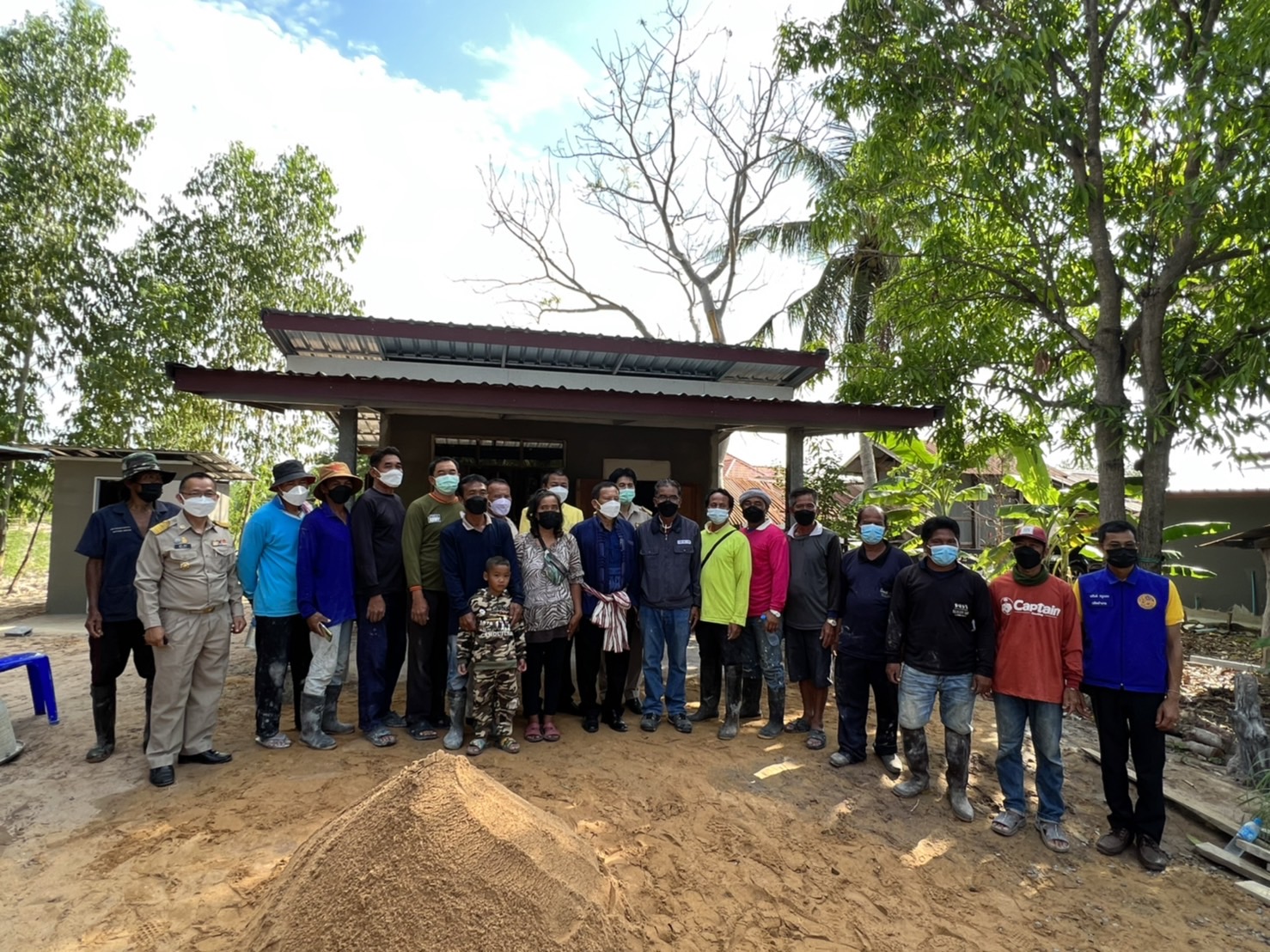 นายนิวัติ น้อยผาง รองอธิบดีกรมการพัฒนาชุมชน ลงพื้นที่ให้กำลังใจครัวเรือนเป้าหมาย  TPMAP “คนยโสธร…ไม่ทอดทิ้งกัน” ?