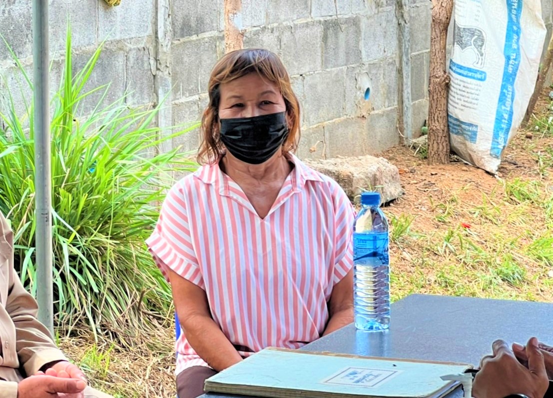 นายนิวัติ น้อยผาง รองอธิบดีกรมการพัฒนาชุมชน ลงพื้นที่ให้กำลังใจครัวเรือนเป้าหมาย  TPMAP “คนยโสธร…ไม่ทอดทิ้งกัน” ?