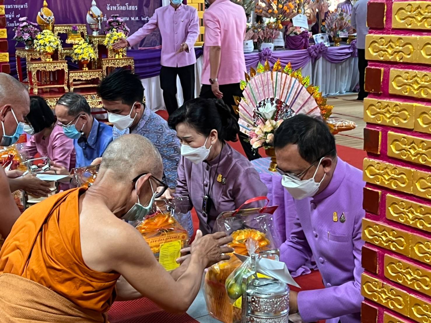 ผู้ว่าฯ ยโสธร ประธานพิธีทอดผ้าป่าสมทบกองทุนพัฒนาเด็กชนบท ในพระราชูปถัมภ์สมเด็จพระเทพรัตนราชสุดาฯ สยามบรมราชกุมารี