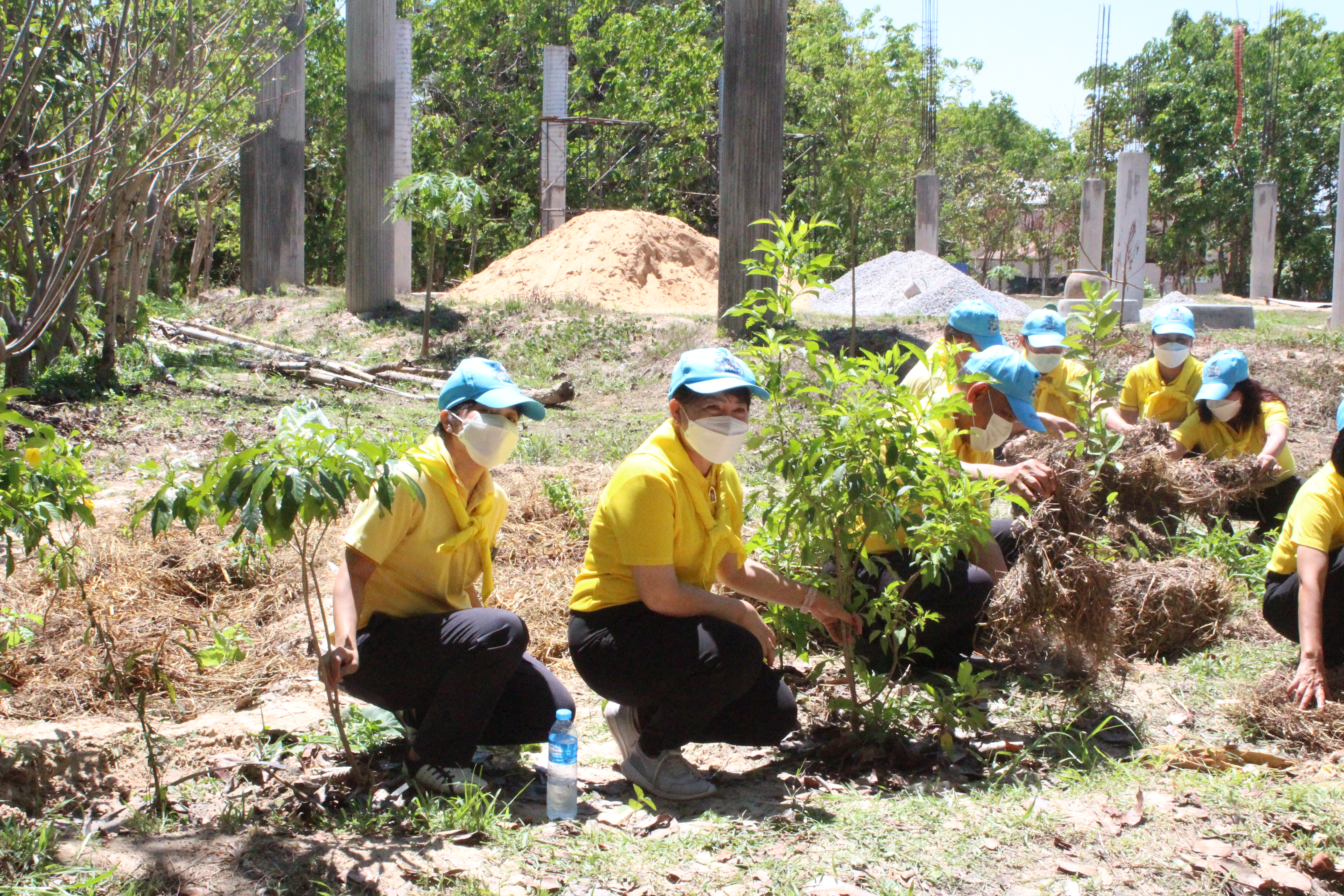 พช.ยโสธร จัดกิจกรรมจิตอาสาเนื่องในวันข้าราชการพลเรือนประจำปี พ.ศ. 2565  “ 1 เมษา วันข้าราชการไทยร่วมใจ เพื่อประชาชน ”