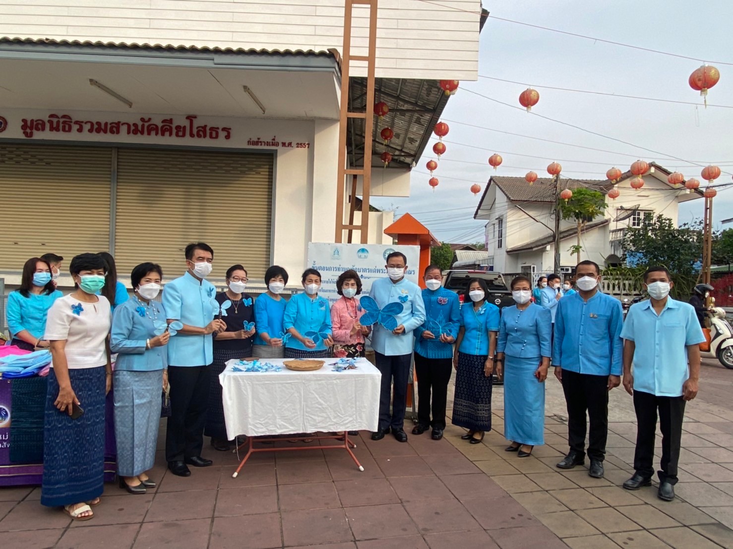 พช.ยโสธร ร่วมอนุรักษ์ศิลป์ผ้าถิ่นไทย สวมผ้าไทยใส่ให้สนุก ให้ทันสมัย ทำบุญตักบาตรพระสงฆ์ถวายพระราชกุศล กิจกรรมเฉลิมพระเกียรติ สมเด็จพระเจ้าลูกยาเธอ เจ้าฟ้าทีปังกรรัศมีโชติ มหาวชิโรตตมางกูร สิริวิบูลยราชกุมารเนื่องในวันคล้ายวันประสูติ 29 เมษายน 2565