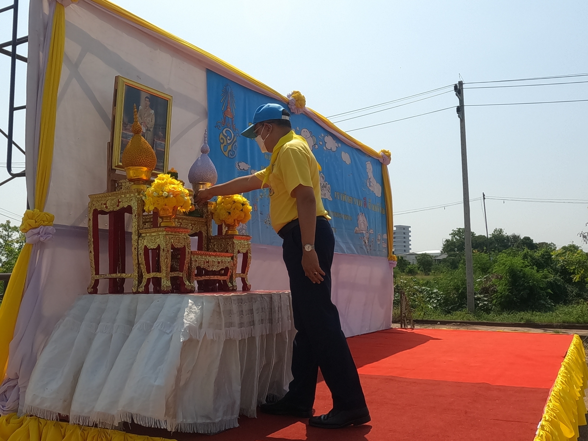 พช.ยโสธร ร่วมจิตอาสาพัฒนา ทำความสะอาดและปรับปรุงภูมิทัศน์บริเวณสะพานข้ามลำน้ำทวน เนื่องในวันสมเด็จพระนเรศวรมหาราช ประจำปี 2565