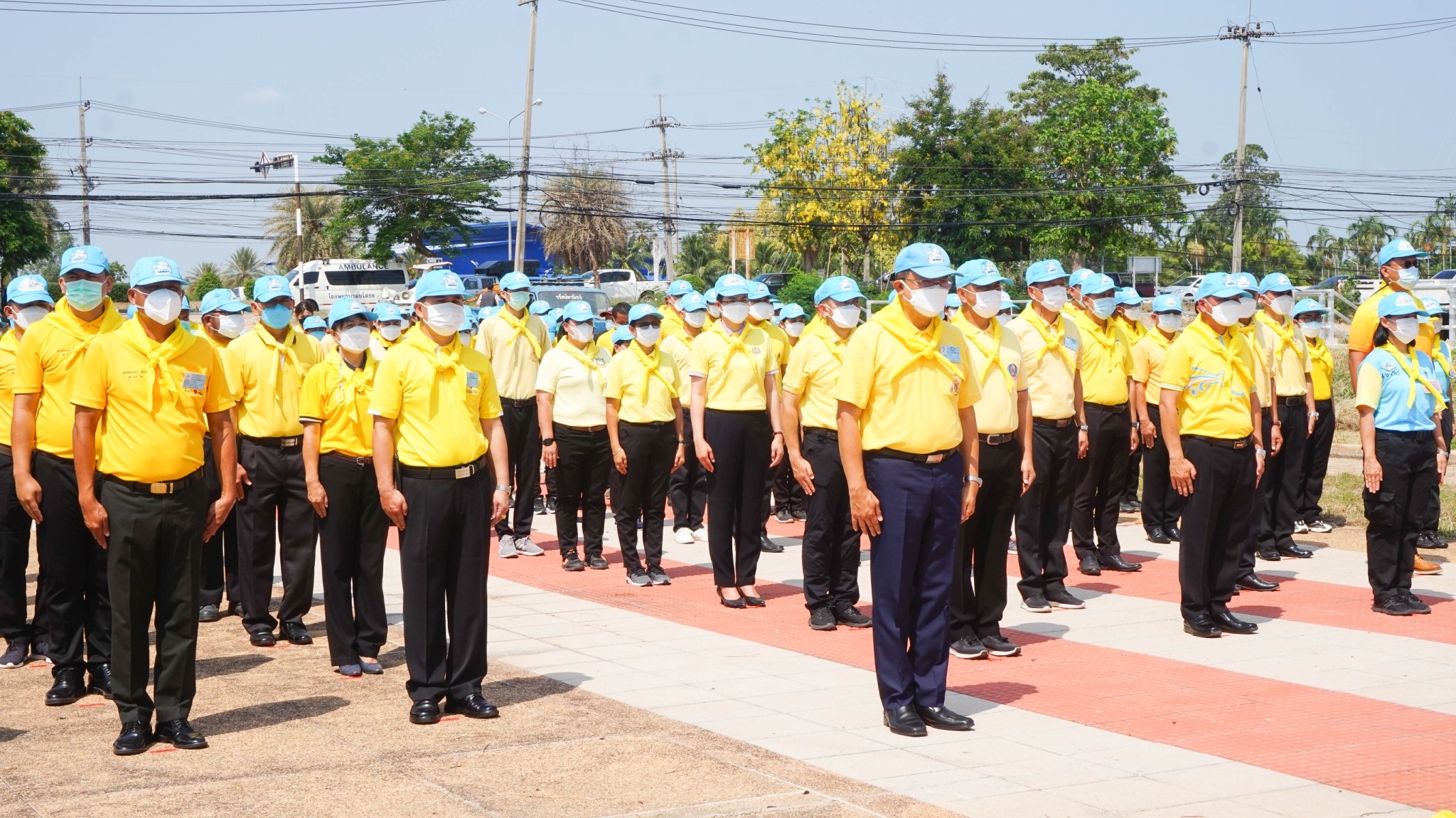 พช.ยโสธร ร่วมจิตอาสาพัฒนา ทำความสะอาดและปรับปรุงภูมิทัศน์บริเวณสะพานข้ามลำน้ำทวน เนื่องในวันสมเด็จพระนเรศวรมหาราช ประจำปี 2565