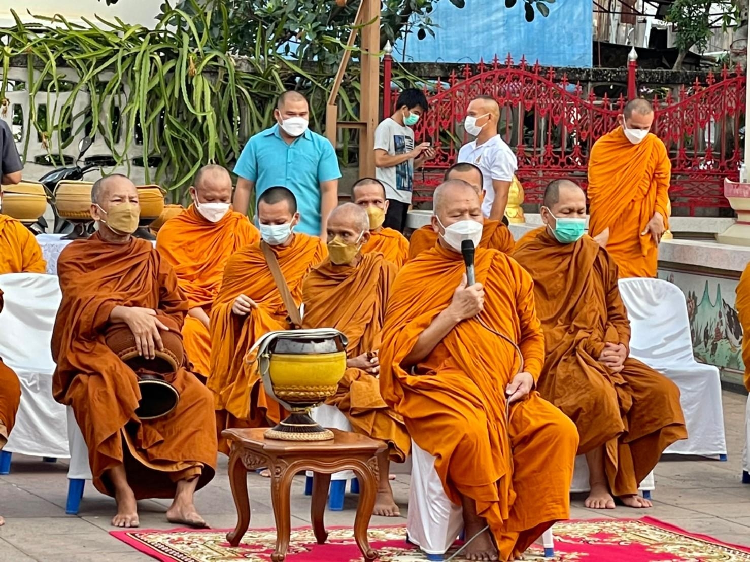พช.ยโสธร ร่วมอนุรักษ์ศิลป์ผ้าถิ่นไทย สวมผ้าไทยใส่ให้สนุก ให้ทันสมัย ทำบุญตักบาตรพระสงฆ์ถวายพระราชกุศล กิจกรรมเฉลิมพระเกียรติ สมเด็จพระเจ้าลูกยาเธอ เจ้าฟ้าทีปังกรรัศมีโชติ มหาวชิโรตตมางกูร สิริวิบูลยราชกุมารเนื่องในวันคล้ายวันประสูติ 29 เมษายน 2565