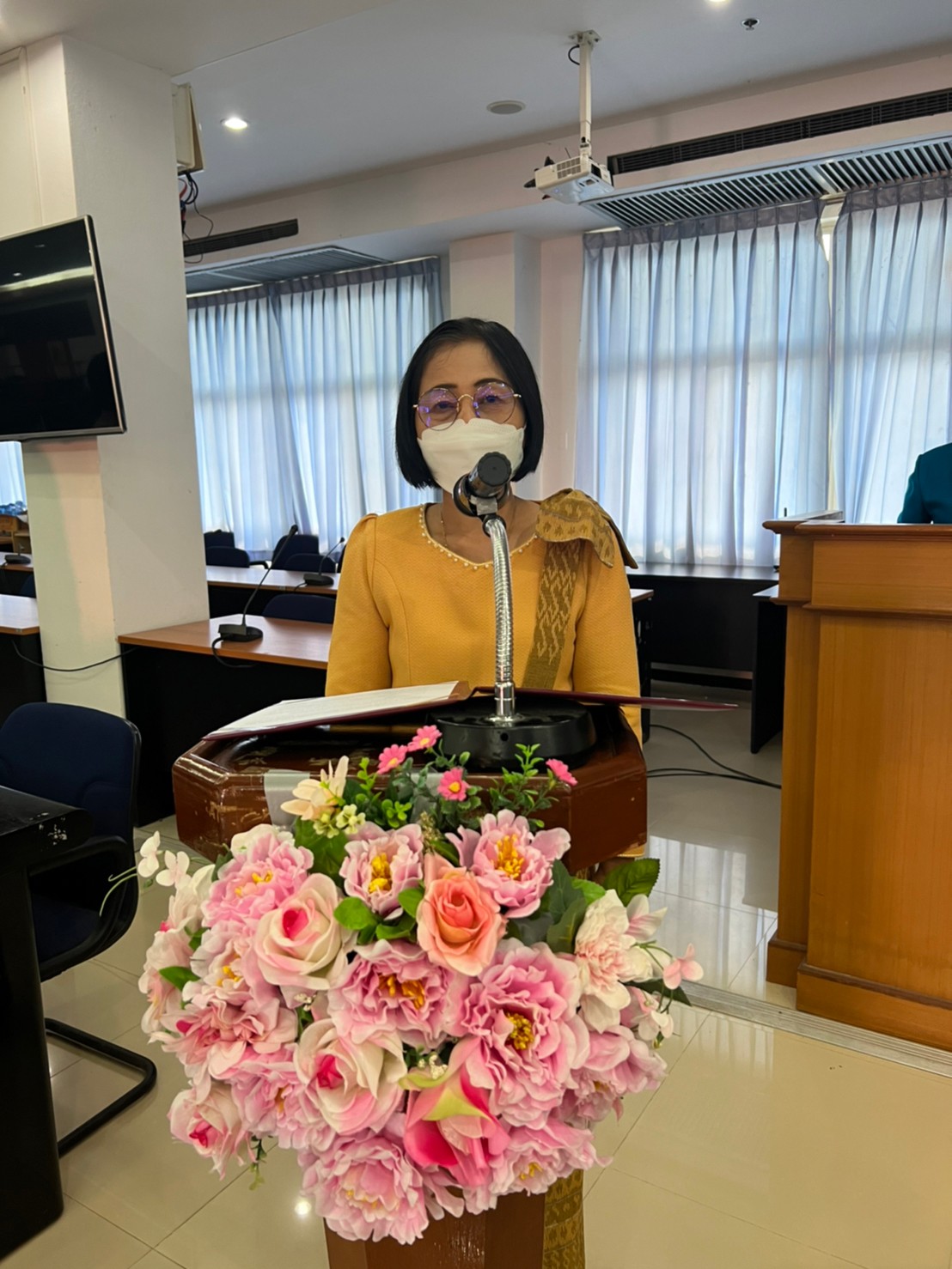 พช.ยโสธร ขอความร่วมมือกับภาคเอกชนร่วมลงนาม ( MOU ) “ คนเมืองยศ ร่วมใจสวมใสผ้าไทย เฉลิมพระเกียรติสมเด็จพระนางเจ้าสิริกิติ์ พระบรมราชินีนาถ พระบรมราชชนนีพันปีหลวง เนื่องในโอกาสมหามงคลเฉลิมพระชนมพรรษา 90 พรรษา 12 สิงหาคม 2565″