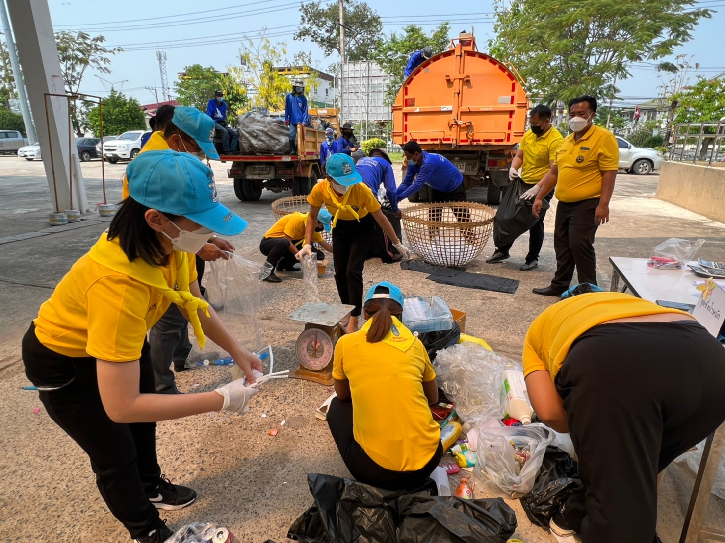 พช.ยโสธร ร่วมกิจกรรมจิตอาสา “ คัด แยก (ขยะ) แลกบุญ” นำเงินไปบริจาคช่วยเหลือสังคมและผู้ด้อยโอกาส