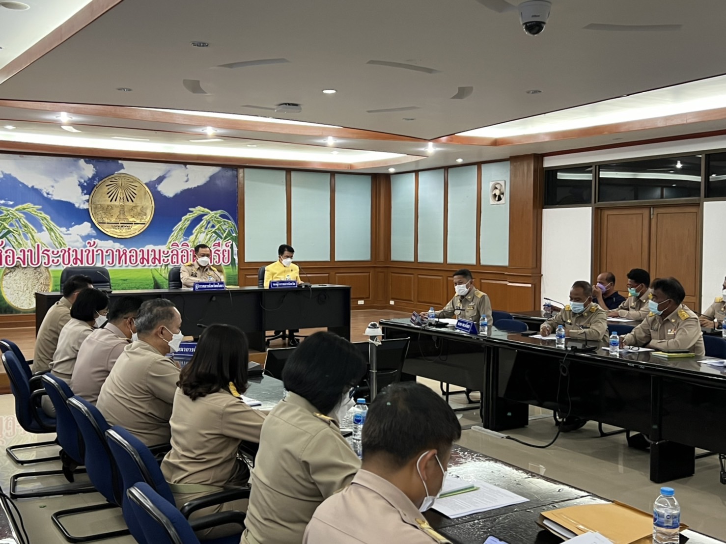 พช.ยโสธร ประชุมขับเคลื่อนและติดตามนโยบายของรัฐบาล สู่การปฏิบัติภารกิจขององค์กรปกครองส่วนท้องถิ่น ด้านการบริการสาธารณะให้แก่ประชาชน ประจำปีงบประมาณ พ.ศ.2565