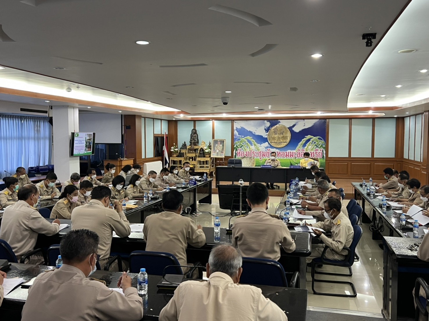 พช.ยโสธร ประชุมขับเคลื่อนและติดตามนโยบายของรัฐบาล สู่การปฏิบัติภารกิจขององค์กรปกครองส่วนท้องถิ่น ด้านการบริการสาธารณะให้แก่ประชาชน ประจำปีงบประมาณ พ.ศ.2565