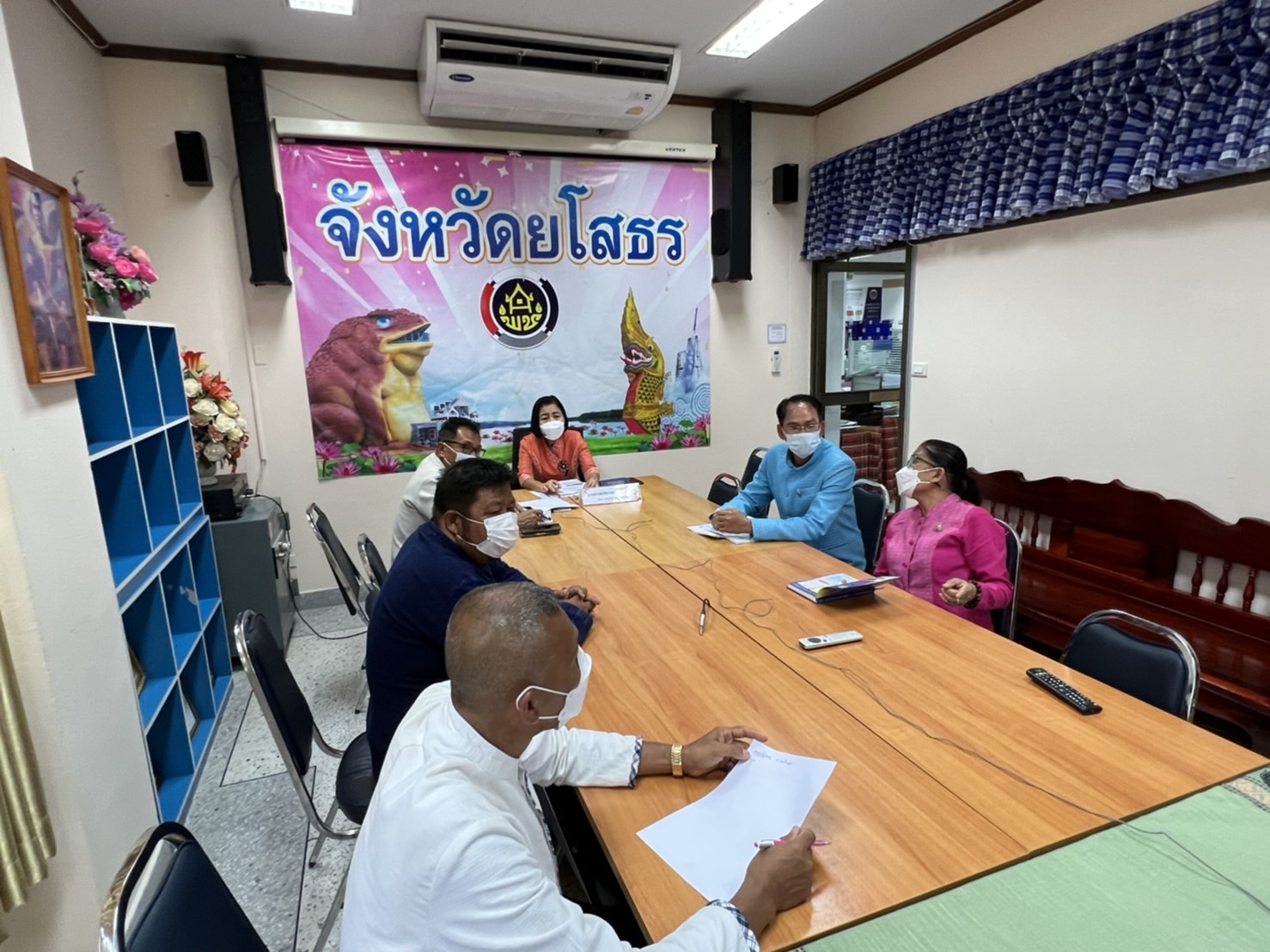 พช.ยโสธร เข้าร่วมประชุมกรมการพัฒนาชุมชน ประจำเดือนเมษายน 2565 ครั้งที่ 4/2565 ผ่านระบบวีดีทัศน์ทางไกล (Video Conference)  ณ ห้องประชุมสำนักงานพัฒนาชุมชนจังหวัดยโสธร ชั้น 4 ศาลากลางจังหวัดยโสธร