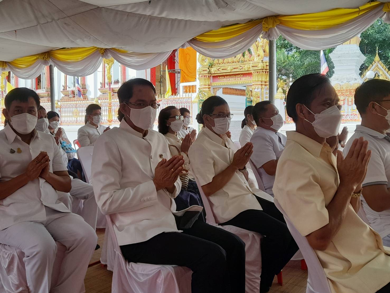 พช.ยโสธร ร่วมทำบุญตักบาตรและเวียนเทียนเนื่องในวันวิสาขบูชา ปี 2565