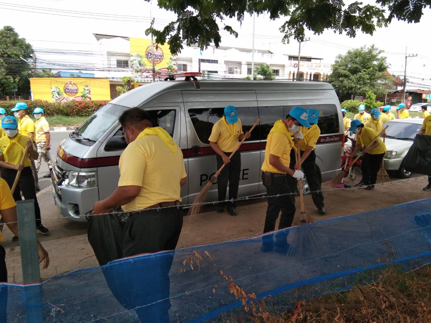 พช.ยโสธร ร่วมจิตอาสาพัฒนา เนื่องในโอกาสวันพระบาทสมเด็จพระปกเกล้าเจ้าอยู่หัว