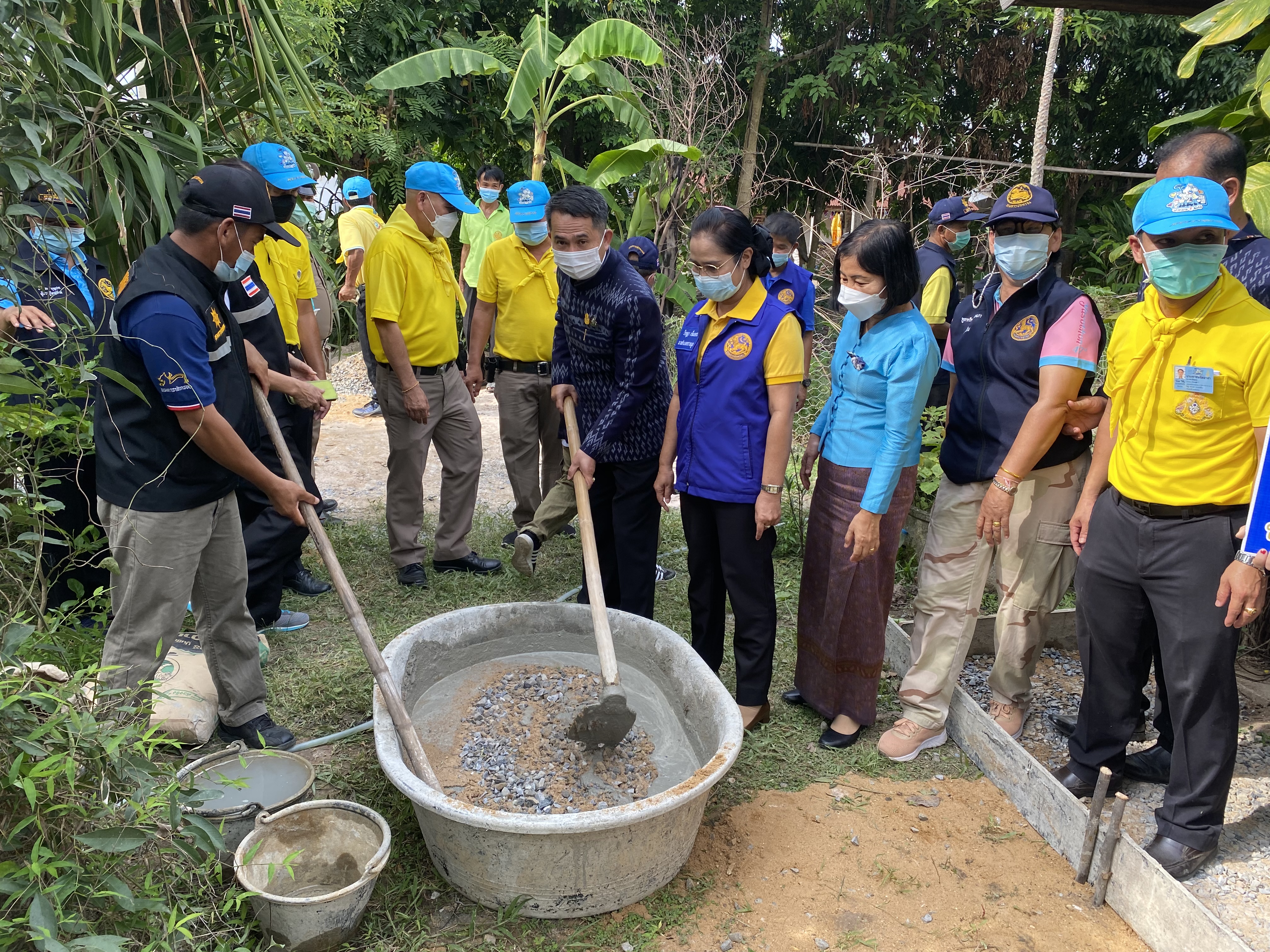 ??รองผู้ว่าราชการจังหวัดยโสธร ปฏิบัติการ “คนยโสธร…ไม่ทอดทิ้งกัน” ลุยสร้างความมั่นคงด้านที่อยู่อาศัยให้กับครัวเรือนเป้าหมาย TPMAP อำเภอทรายมูล จังหวัดยโสธร