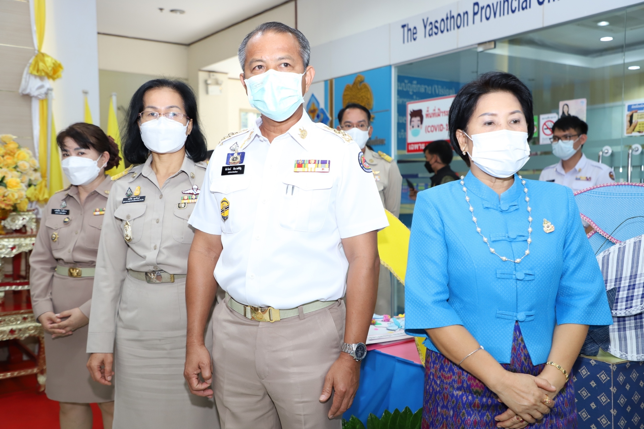 ผู้ว่าฯยโสธร รับมอบผีเสื้อที่ประดิษฐ์จากผ้าไหม ผ้าฝ้าย ผ้าตามอัตลักษณ์ของจังหวัดเพื่อเฉลิมพระเกียรติสมเด็จพระนางเจ้าสิริกิติ์ พระบรมราชินีนาถ พระบรมราชชนนีพันปีหลวงเนื่องในโอกาสมหามงคลเฉลิมพระชนมพรรษา 90 พรรษา 12 สิงหาคม 2565