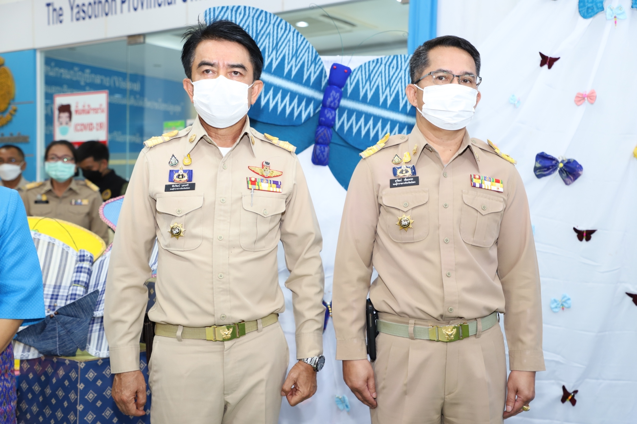 ผู้ว่าฯยโสธร รับมอบผีเสื้อที่ประดิษฐ์จากผ้าไหม ผ้าฝ้าย ผ้าตามอัตลักษณ์ของจังหวัดเพื่อเฉลิมพระเกียรติสมเด็จพระนางเจ้าสิริกิติ์ พระบรมราชินีนาถ พระบรมราชชนนีพันปีหลวงเนื่องในโอกาสมหามงคลเฉลิมพระชนมพรรษา 90 พรรษา 12 สิงหาคม 2565