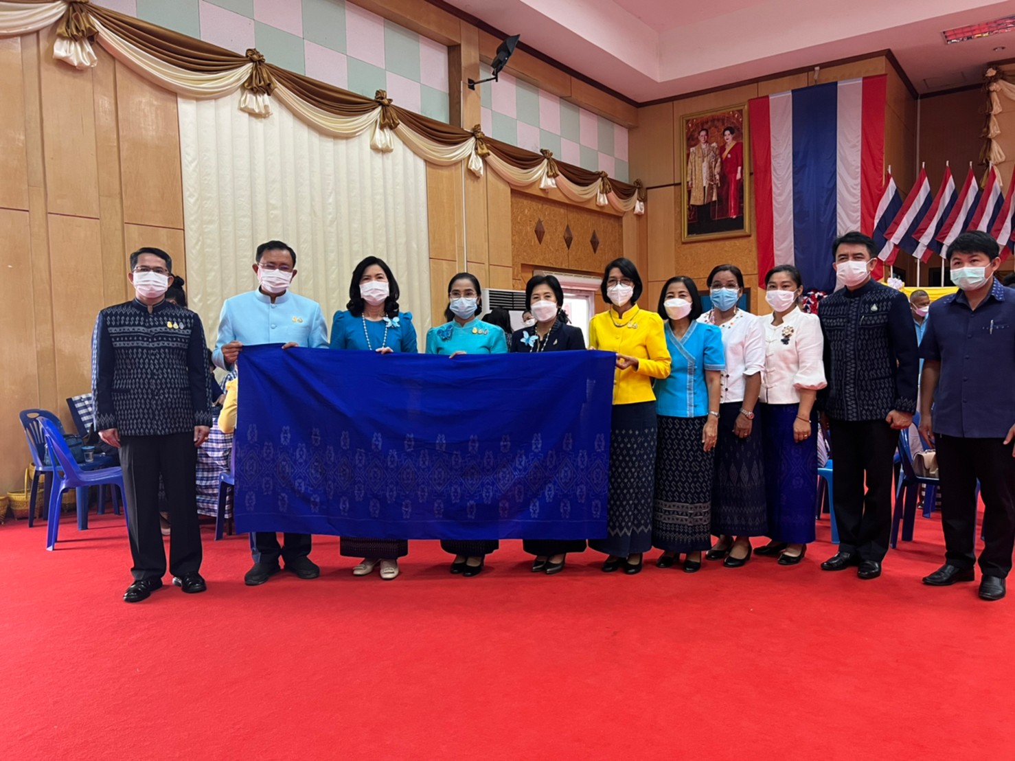 จังหวัดยโสธร จัดกิจกรรมการประดิษฐ์ผีเสื้อต้นแบบจากผ้าไหม ผ้าฝ้าย ผ้าตามอัตลักษณ์ของจังหวัดเพื่อเฉลิมพระเกียรติสมเด็จพระนางเจ้าสิริกิติ์ พระบรมราชินีนาถ พระบรมราชชนนีพันปีหลวงเนื่องในโอกาสมหามงคลเฉลิมพระชนมพรรษา 90 พรรษา 12 สิงหาคม 2565