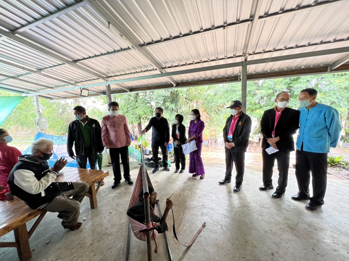 พช.ยโสธร ลงพื้นที่ติดตามให้กำลังใจครัวเรือนเป้าหมายตามโครงการขจัดความยากจนและพัฒนาคนทุกช่วงวัยอย่างยืน ตามหลักปรัชญาของเศรษฐกิจพอเพียงในพื้นที่อำเภอเมืองยโสธร 