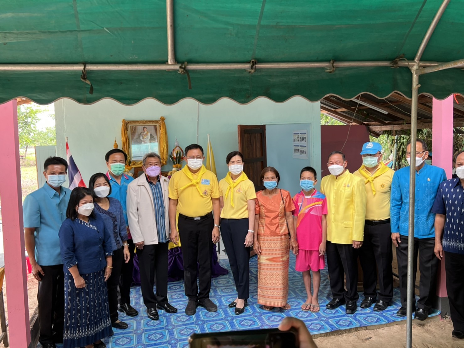 ผู้ว่าราชการจังหวัดยโสธร   มอบบ้านโครงการขจัดความยากจนและพัฒนาคนทุกช่วงวัย เนื่องในโอกาสมหามงคลพระราชพิธีบรมราชาภิเษกและวันฉัตรมงคล ประจำปี 2565